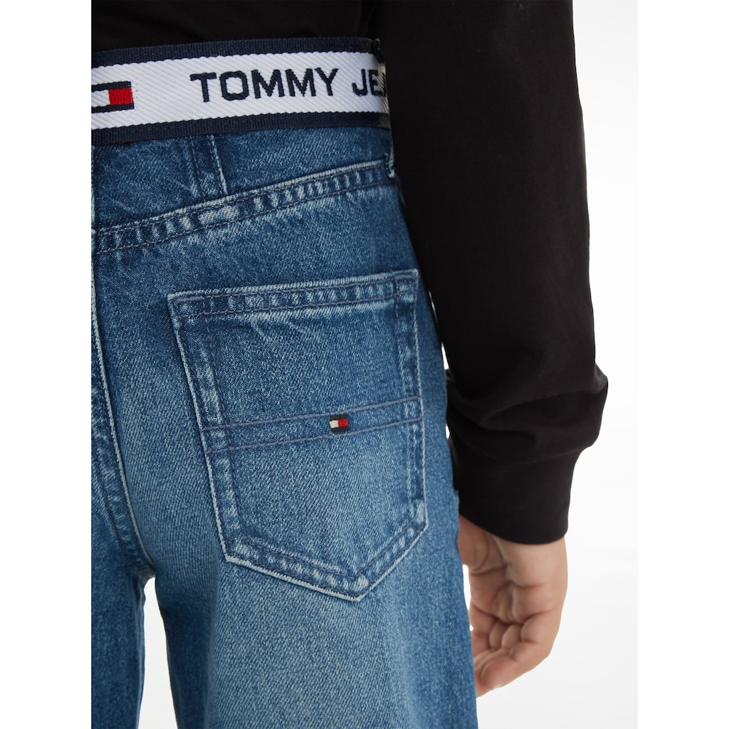 Tommy Hilfiger Girlfriend-Jeans »GIRLFRIEND MONOTYPE TAPE«, Kinder Kids Junior MiniMe,mit Gürtelimitat in Labelfarben