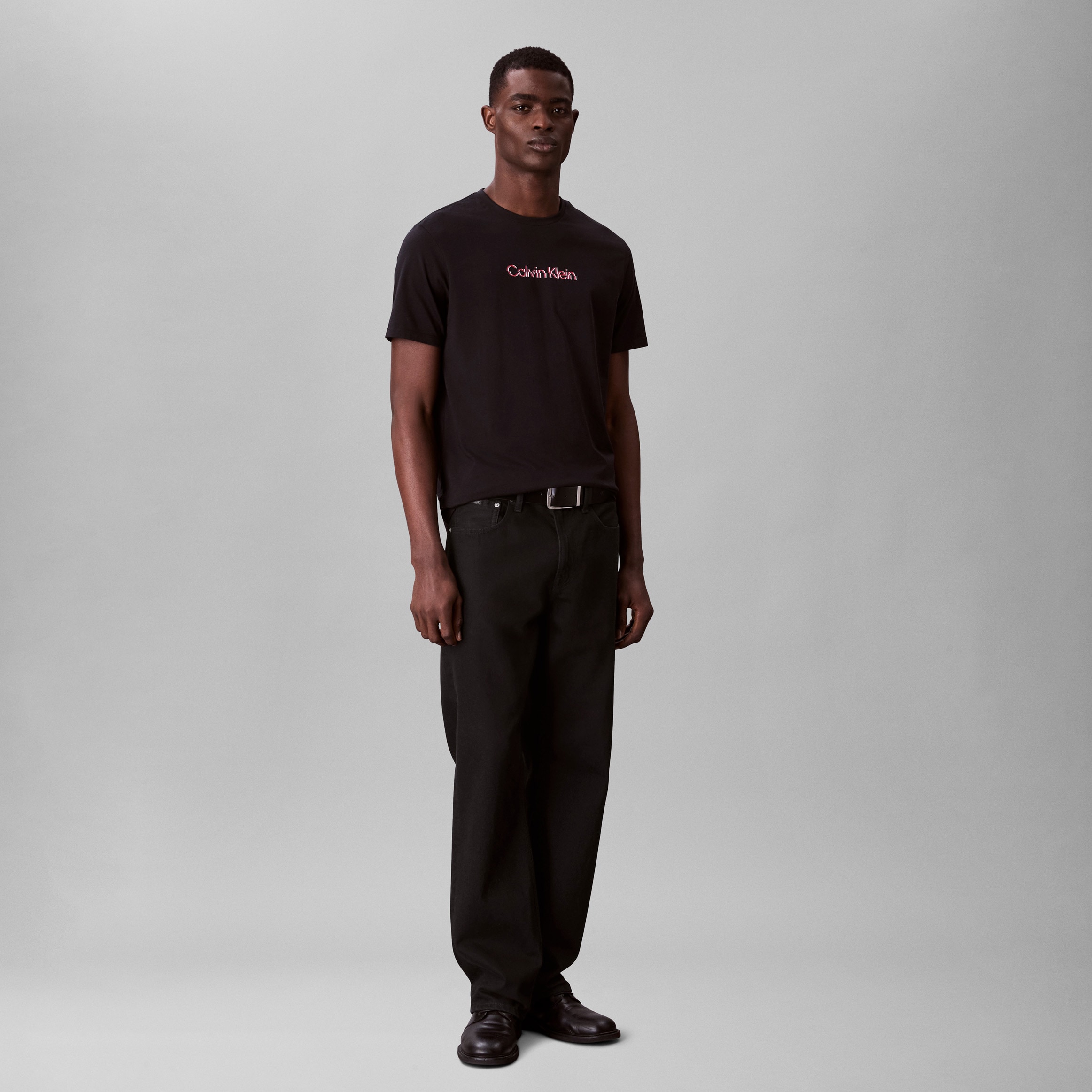 Calvin Klein Jeans T-Shirt »SS GLITCHED LOGO EU CLASSIC TEE«, Mit Rundhalsausschnitt
