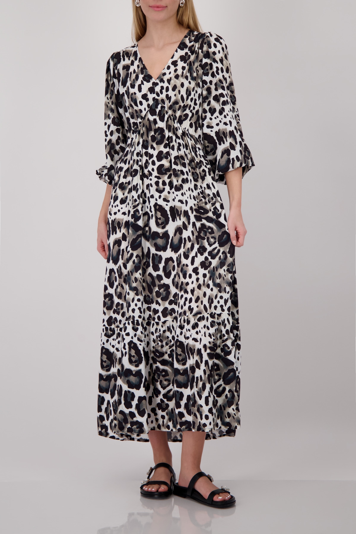 Monari Maxikleid "Kleid Leodruck allover" Ohne Tasche Regular fit mit Leomuster