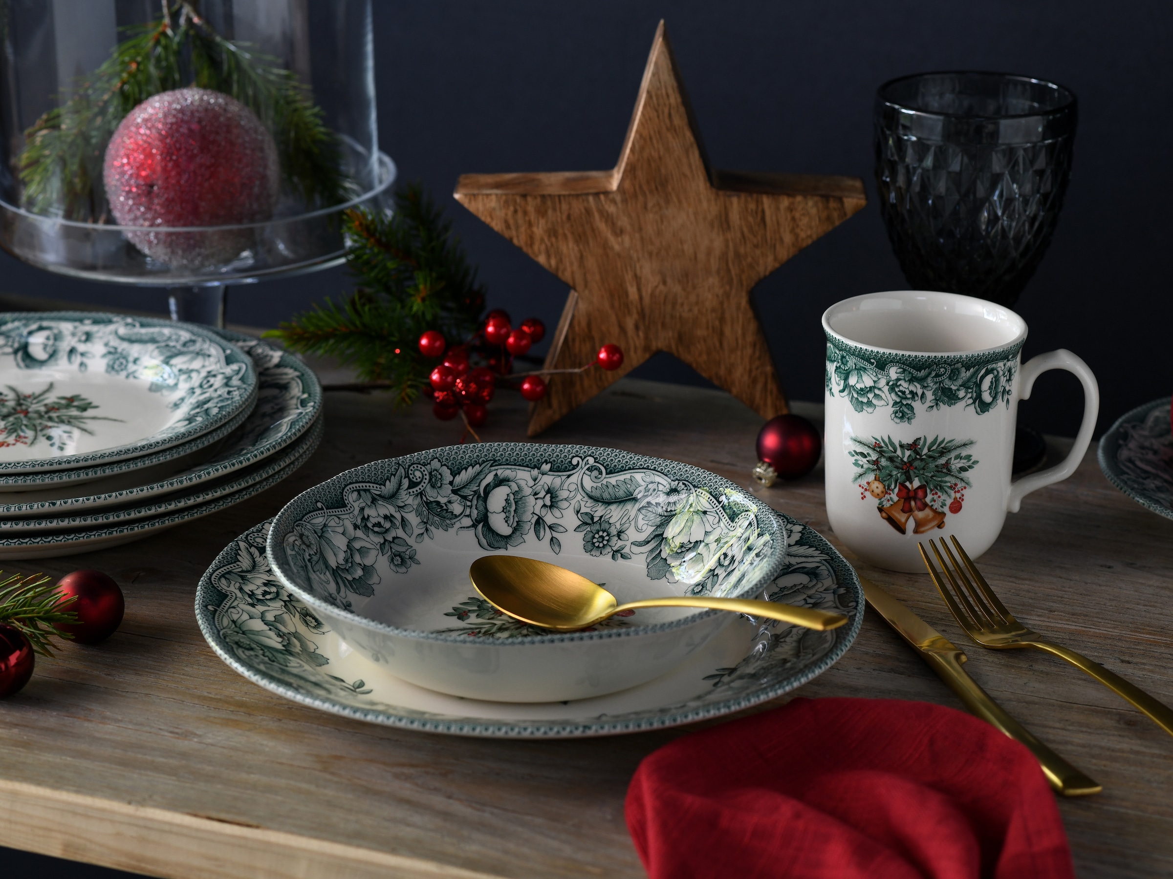 CreaTable Kombiservice »Weihnachten Grün, Kombi-Service 16-tlg«, (Set, 16 tlg.), Weihnachtsdekorationen als Zentralmotiv