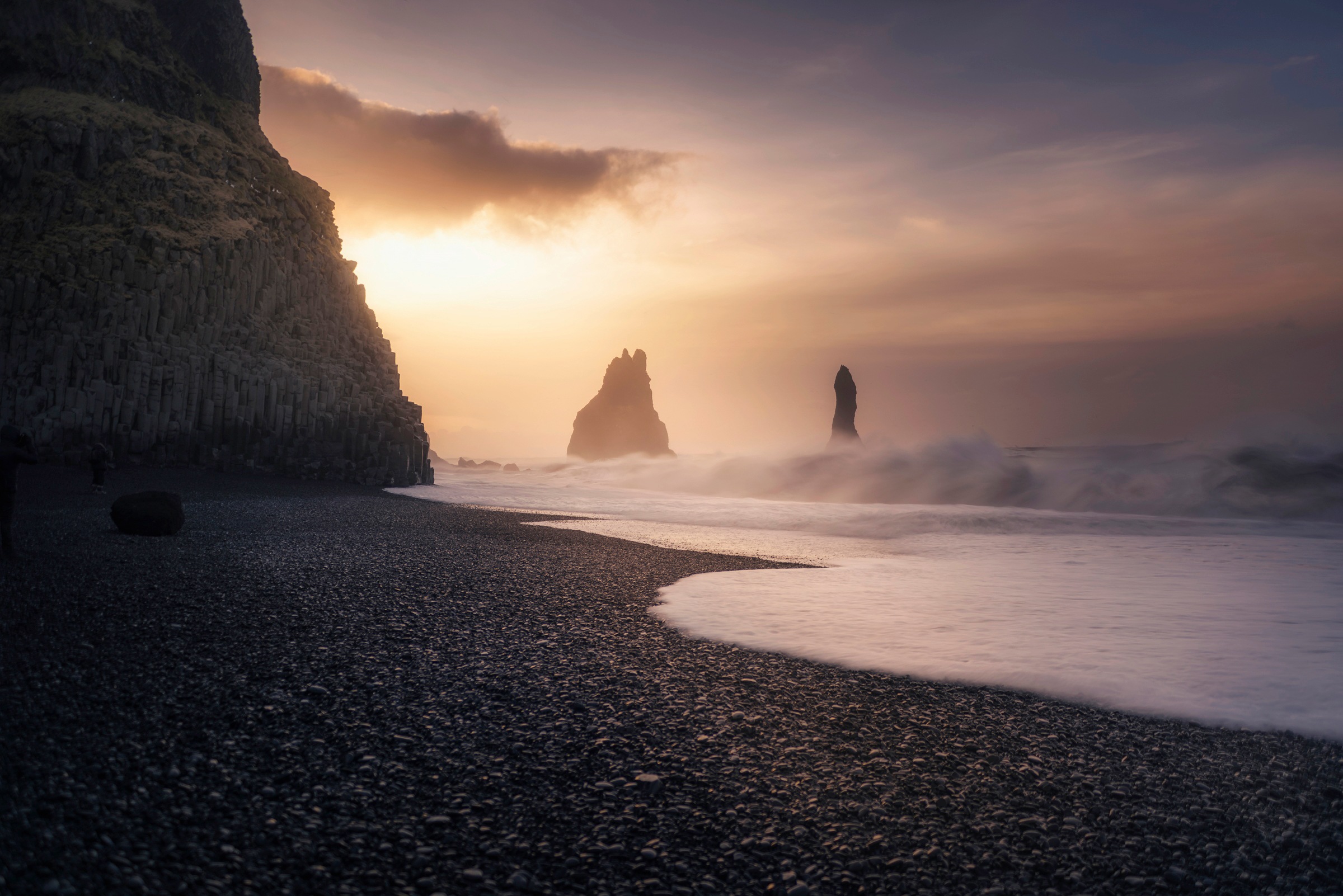 Papermoon Fototapete "Photo-Art JORGE RUIZ DUESO, REYNISFJARA SUNRISE"