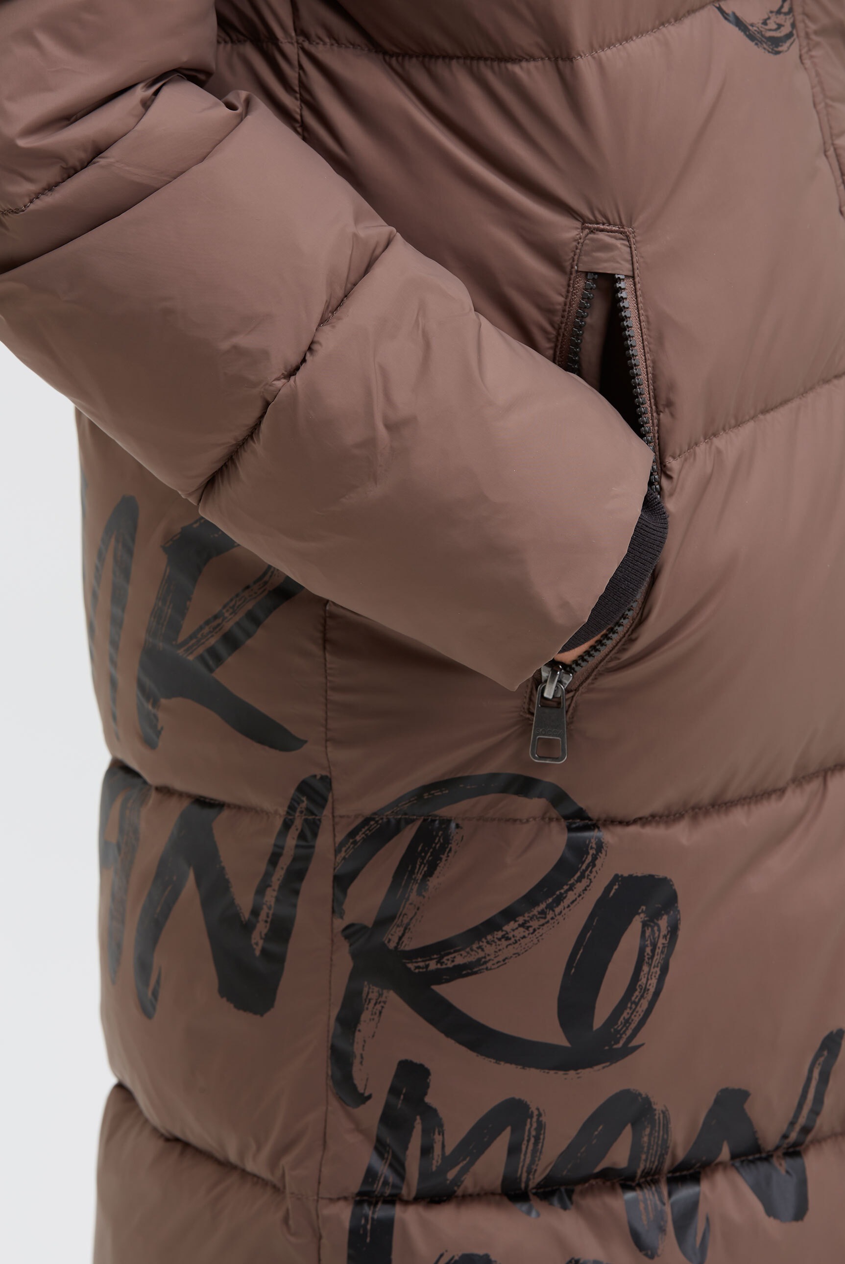 SOCCX Langmantel , mit seitlichen Reißverschlüssen am Saum
