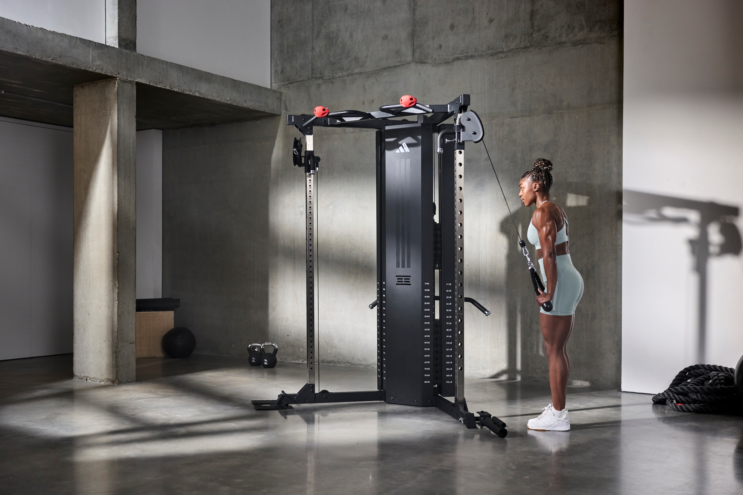 adidas Performance Trainingsstation »adidas Cable Crossover - Kabelzugstation mit Rack« 2 Gewichtsblöcke 2×80 kg Kabelzug, Rack, 40-fach verstellbar & Landmineen)