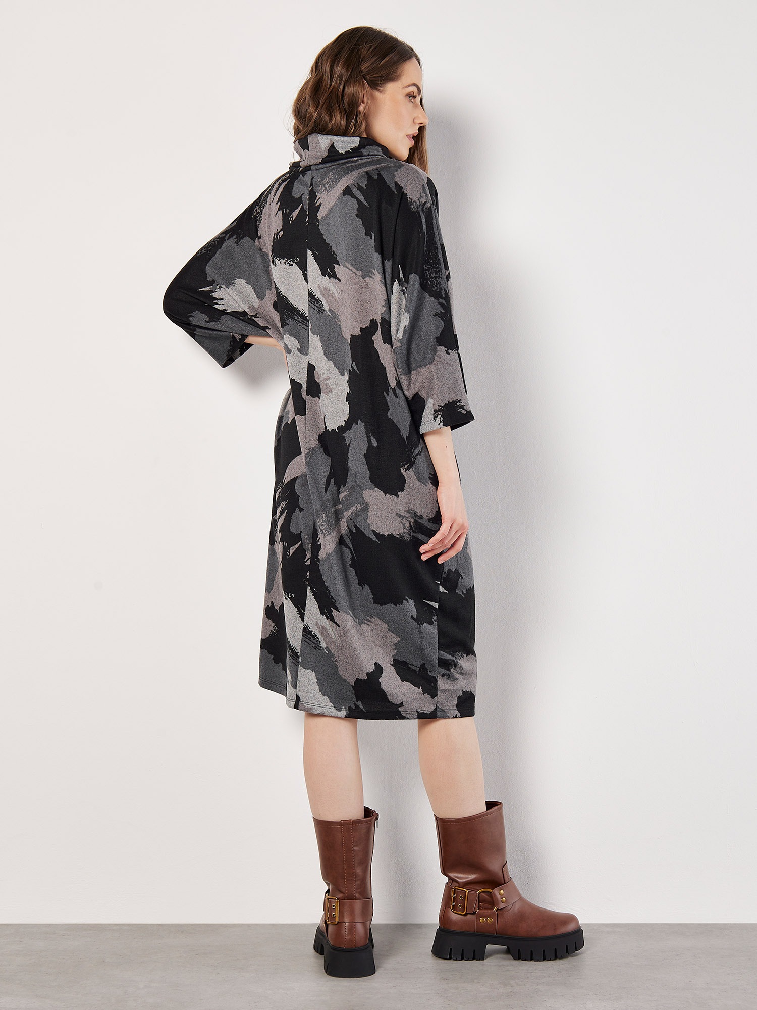 Apricot Midikleid »Midikleid« mit weitem Rollkragen
