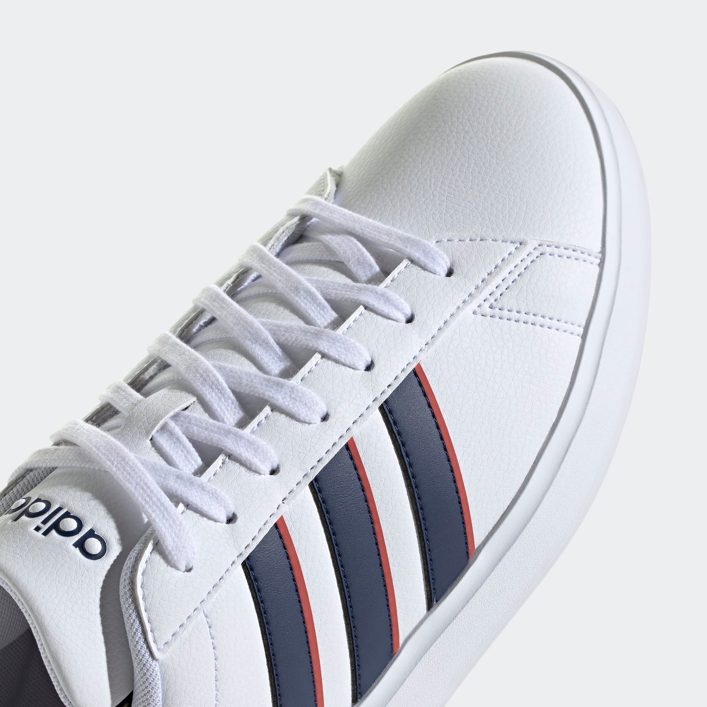 adidas Sportswear Sneaker »GRAND COURT CLOUDFOAM COMFORT«, Design auf den Spuren des adidas Superstar