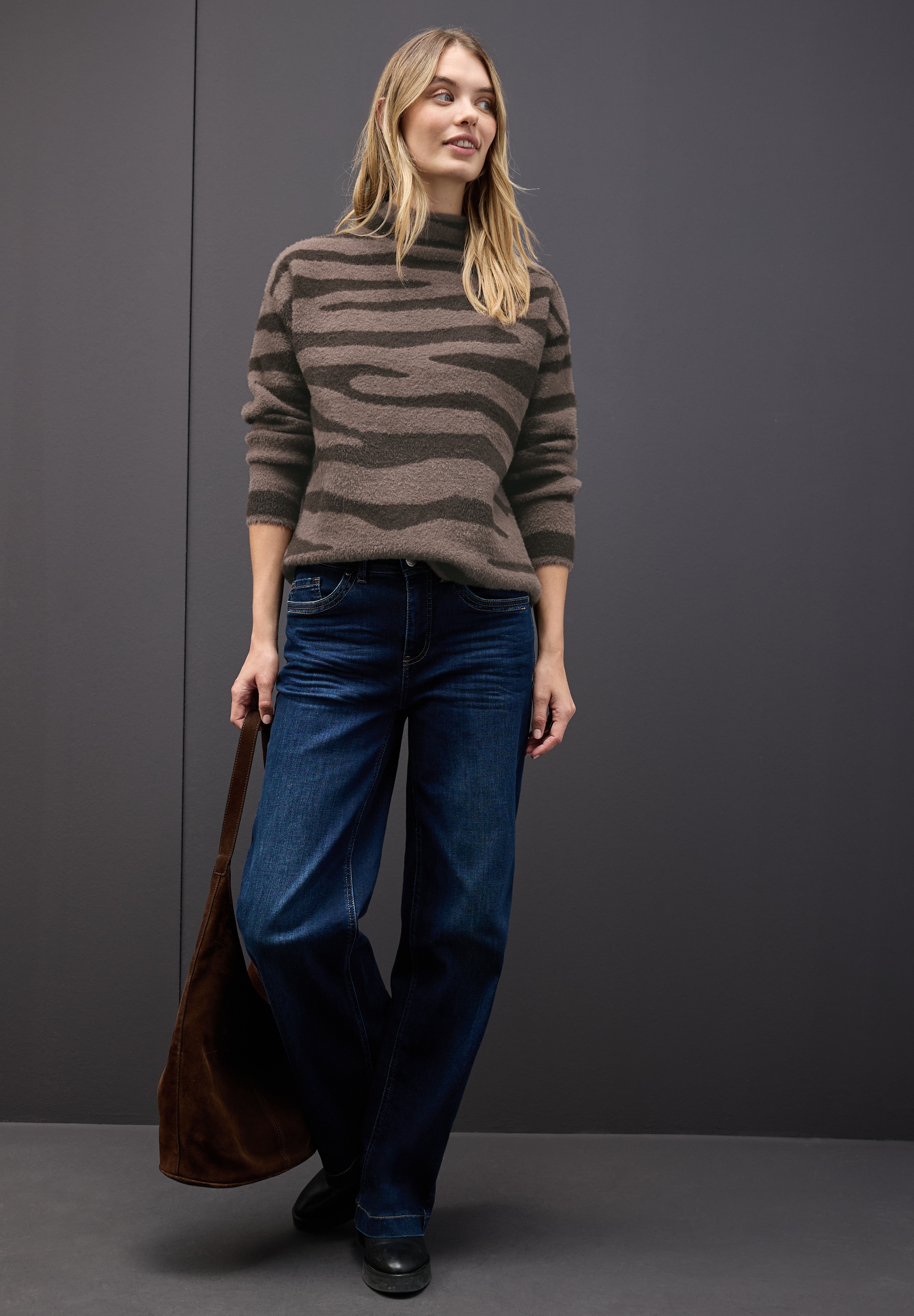 STREET ONE Strickpullover, mit Animal Print, bequeme Passform