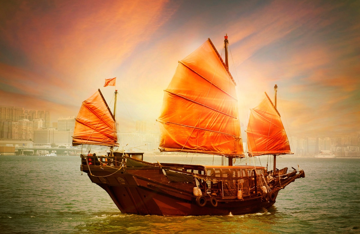 Papermoon Fototapete »DSCHUNKE-SEGEL SCHIFF CHINA MEER KÜSTE SONNE HONG KONG«
