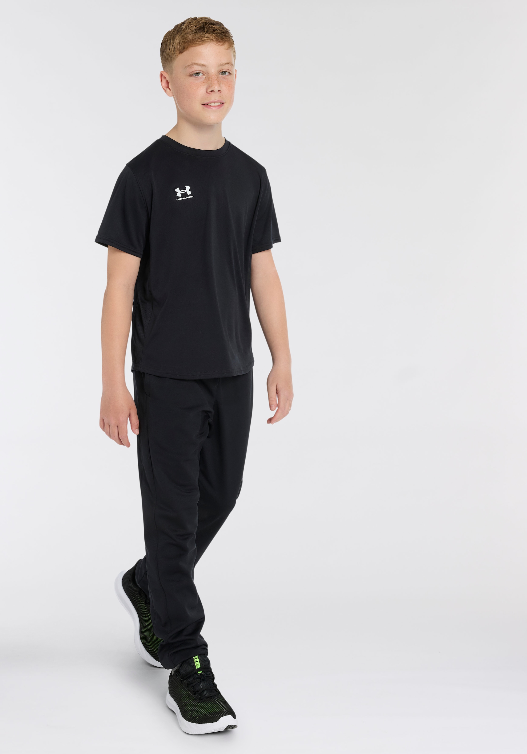 Under Armour® T-Shirt »CHALLENGER«, (1 tlg.), Für Kinder