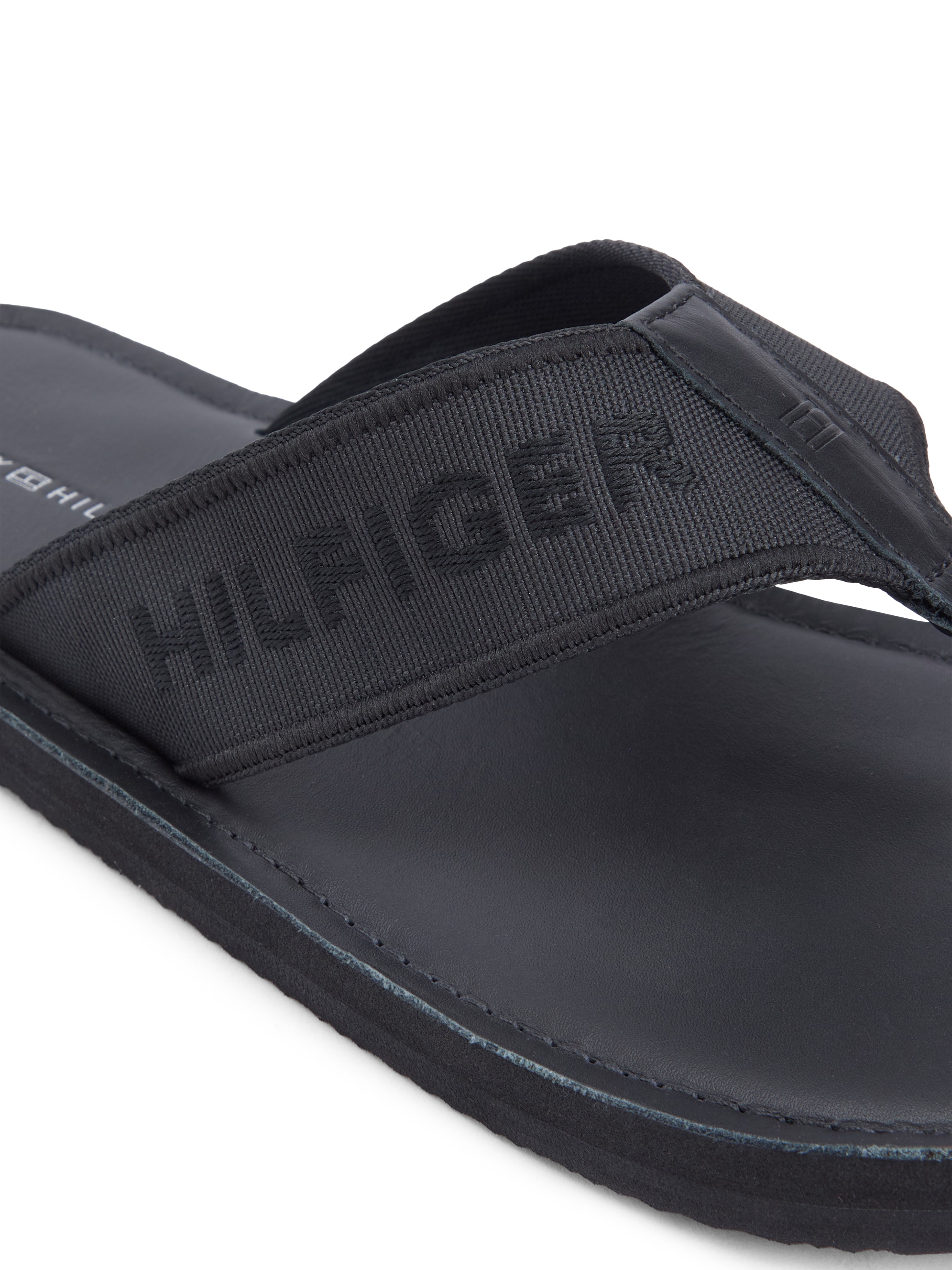 Tommy Hilfiger Zehentrenner »HILFIGER LEATHER BEACH SANDAL«  Sommerschuh, Flat mit modischer Logostickerei