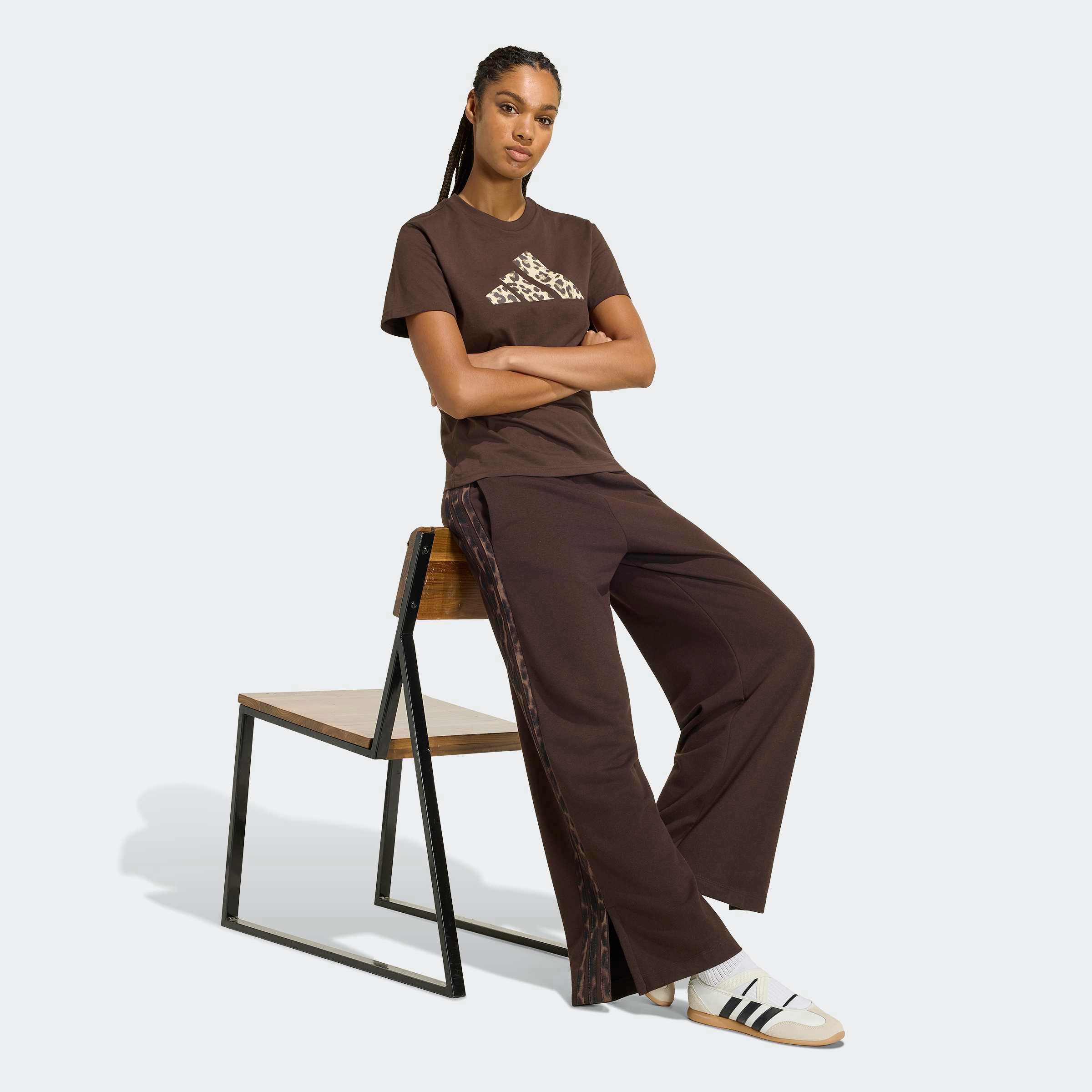 adidas Sportswear T-Shirt »GRAPHIC MIT ANIMALPRINT« mit Rundhalsausschnitt, ohne Verschluss, sportlicher Stil