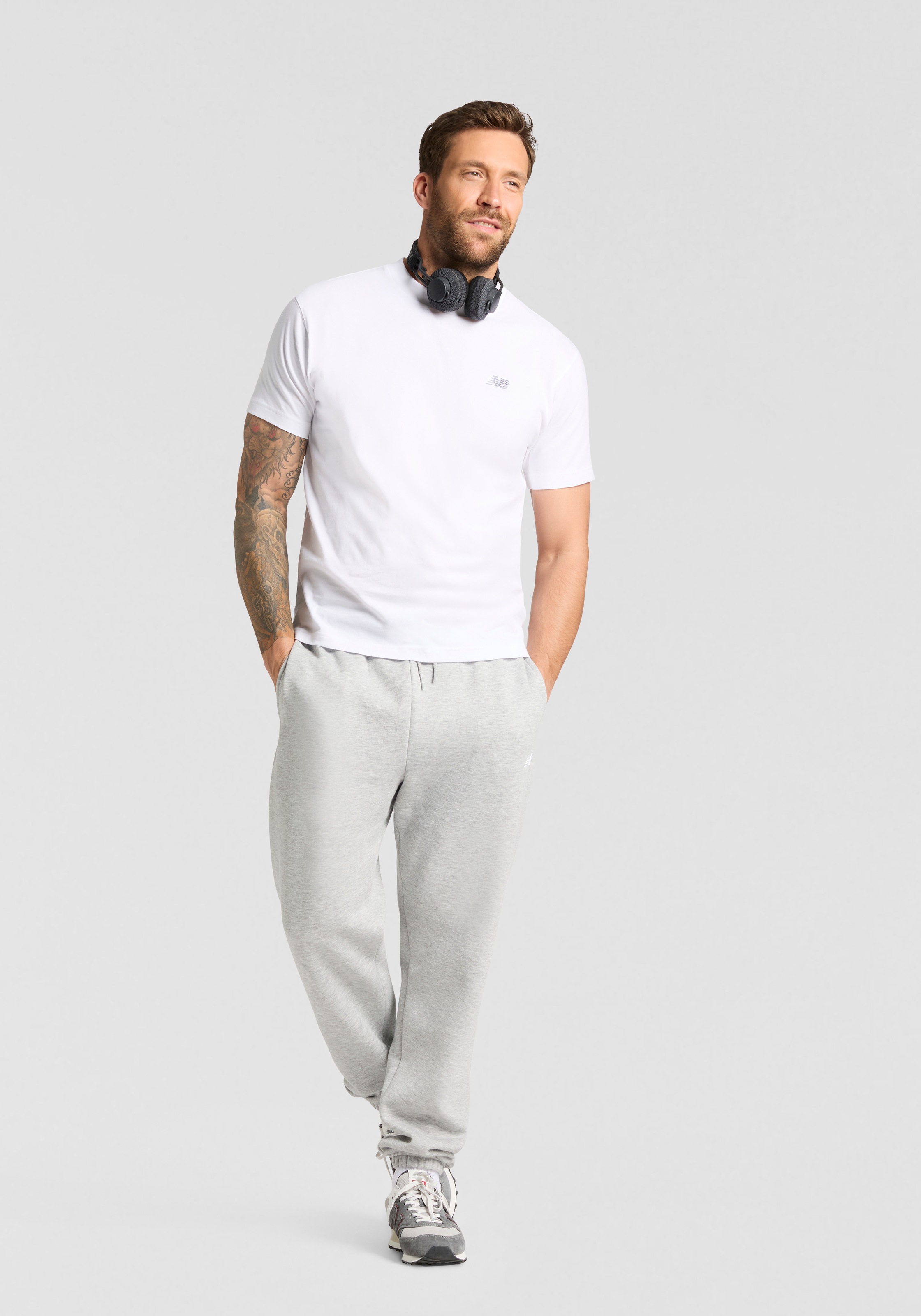 New Balance T-Shirt »SPORT ESSENTIALS COTTON T-SHIRT« sportlicher Stil, mit Rundhalsausschnitt, ohne Verschluss, Kurzarm