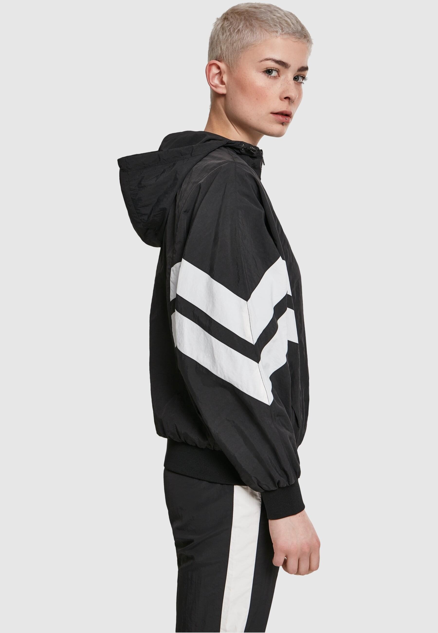 URBAN CLASSICS Allwetterjacke »Urban Classics Damen Ladies Crinkle Batwing Jacket«, (1 St.), mit Kapuze