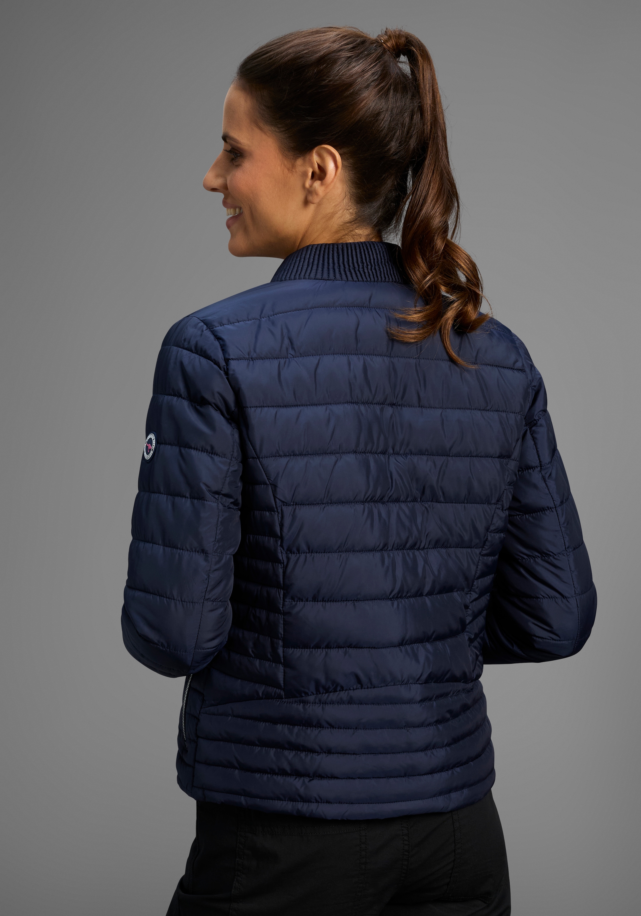 Thumbnail - KangaROOS Steppjacke, figurbetonter Schnitt, hüftlange Passform