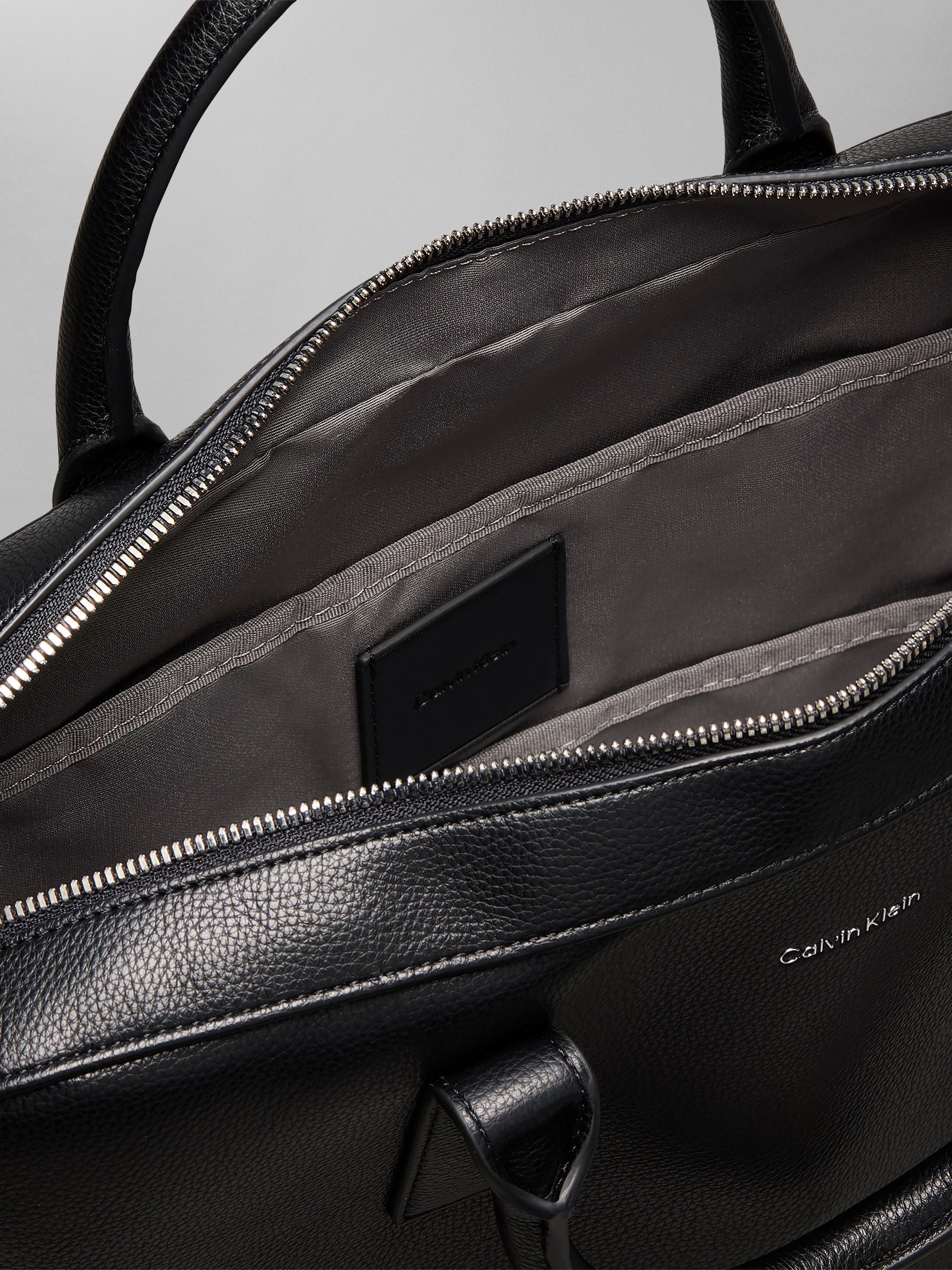 Calvin Klein Aktentasche »RAISED COMMUTER« Unisex Businesstasche, Laptoptasche, Umhängetasche mit Logoschriftzug