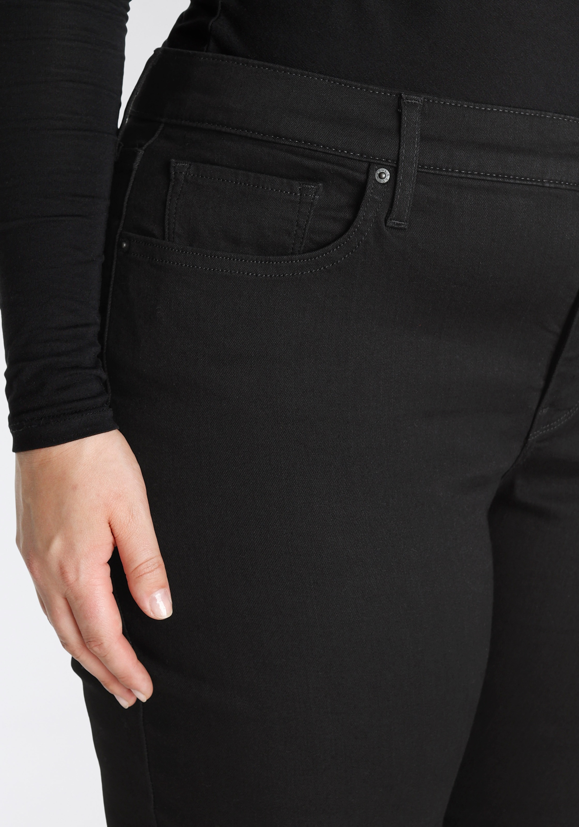 Straight-Jeans LEVI'S PLUS "314 Shaping Straight", Damen, Gr. 16 (48), Länge 34, schwarz (soft schwarz), Denim/Jeans, Obermaterial: 78% Baumwolle, 21% Polyester, 1% Elasthan, lang, Jeans Straight-Jeans, in Baumwoll-Stretch 3