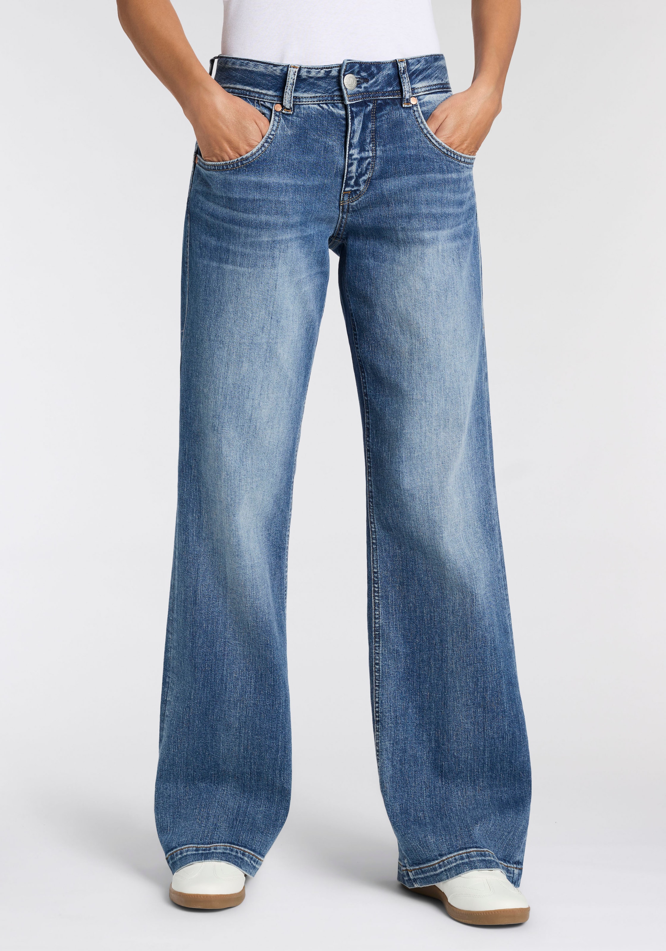 Herrlicher 5-Pocket-Jeans "Edna Denim Stretch" im Flared Fit, Abnäher an den Taschen