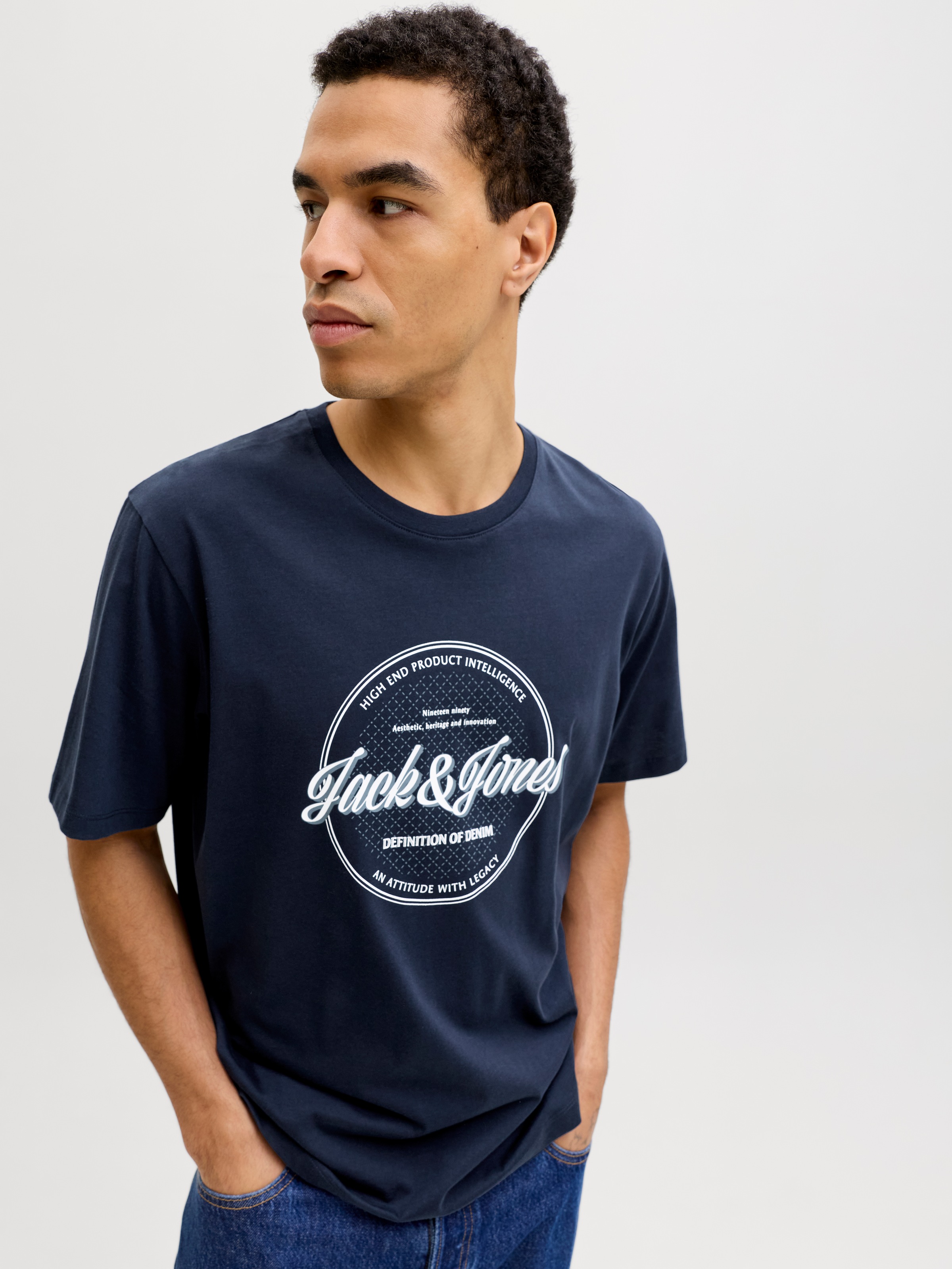 Jack & Jones Rundhalsshirt »JJEDOVER DENIM TEE SS O-NECK SN« mit Logobranding