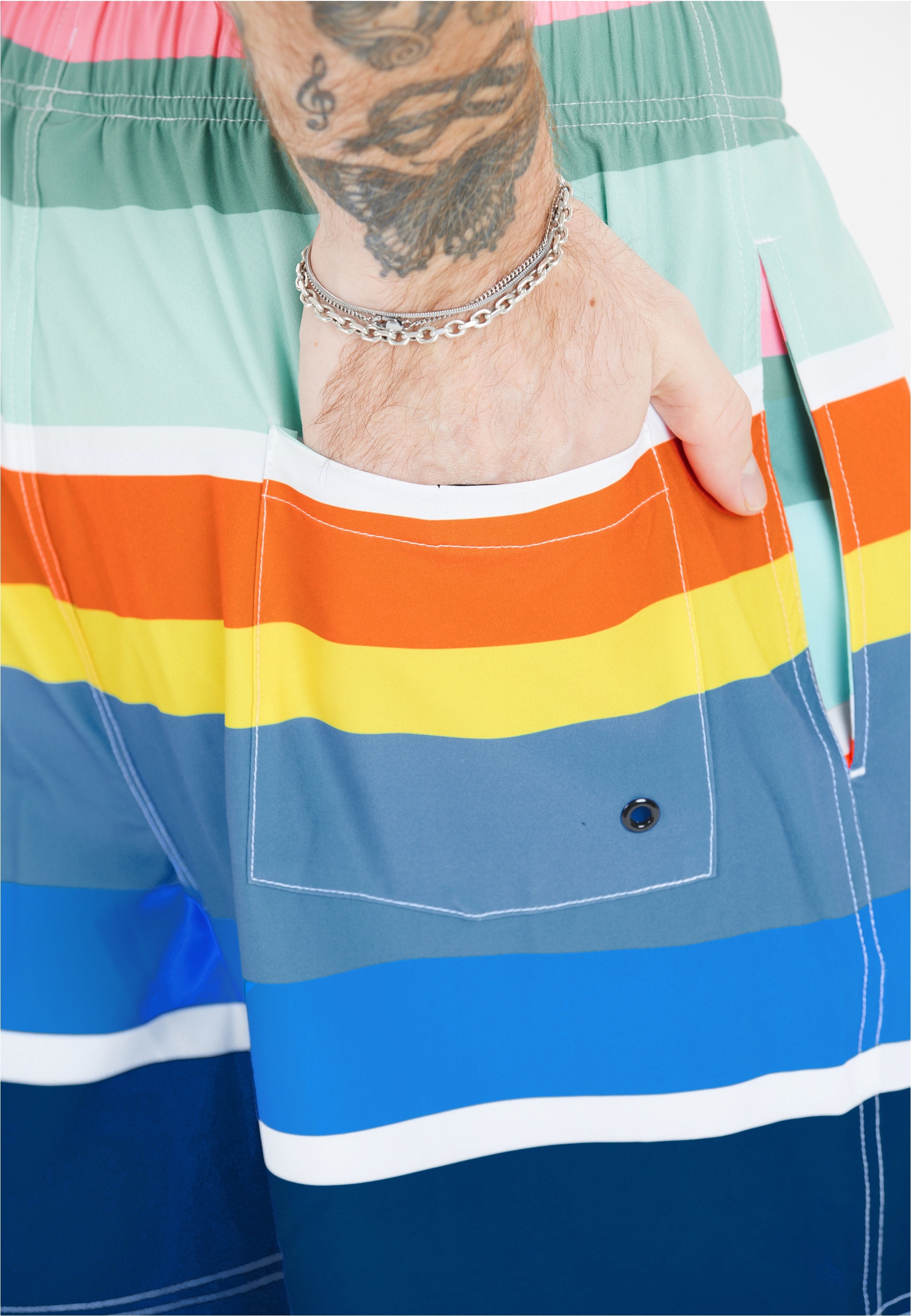 CRUZ Badeshorts »Toby«, (1 St.), im lässigen Print-Design