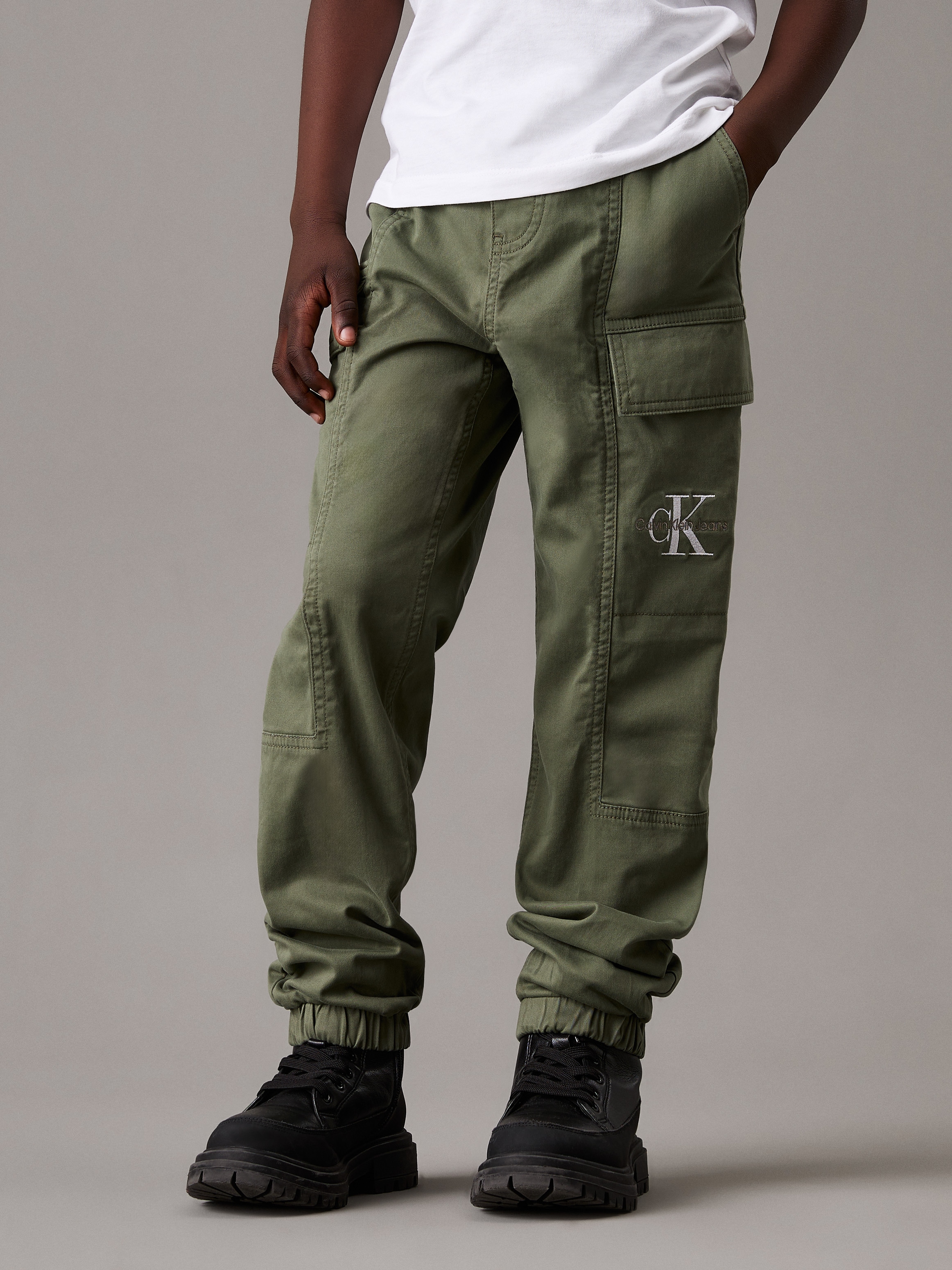 Calvin Klein Jeans Sweathose »ESSENTIAL WOVEN CARGO PANTS«, für Kinder bis 16 Jahre mit Logo-Print