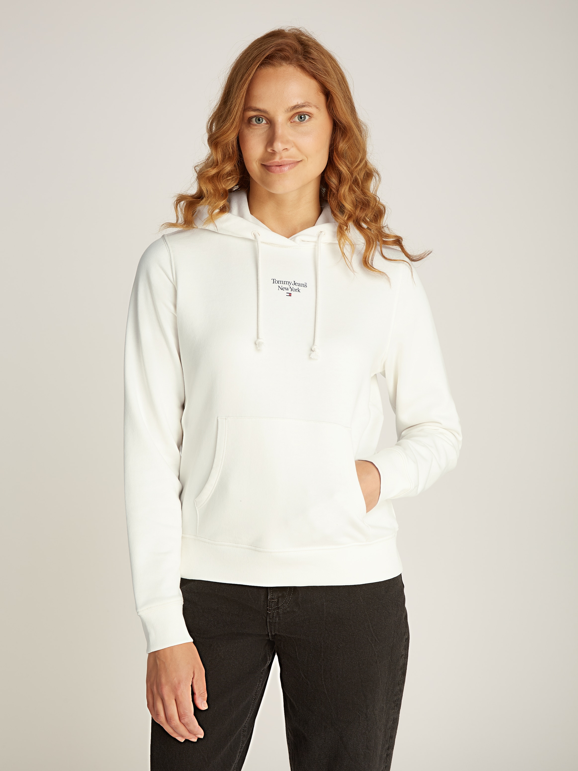 Tommy Jeans Kapuzensweatshirt "TJW ESSENTIAL LOGO 2 HOODIE", mit Logo günstig online kaufen