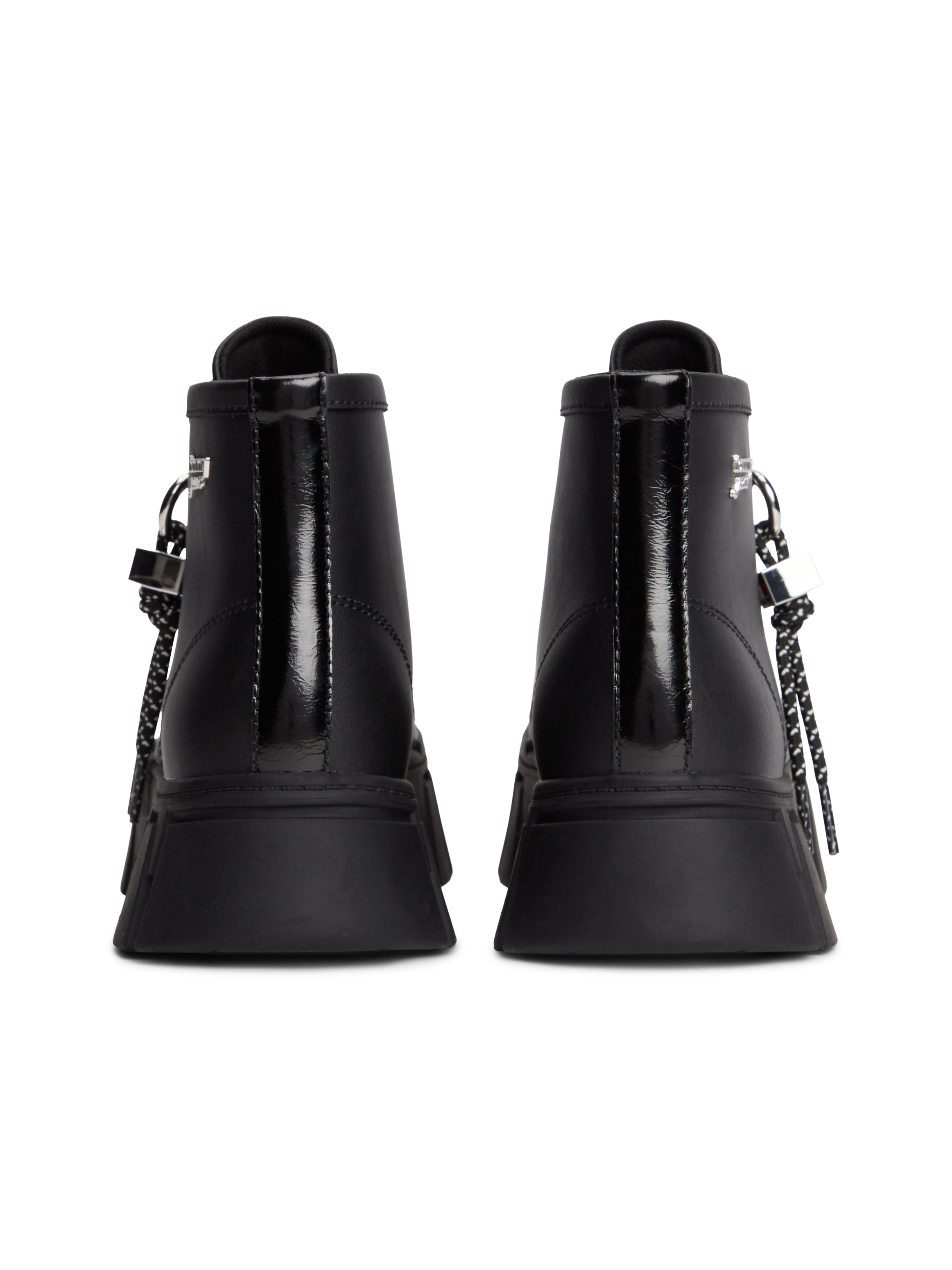 Tommy Jeans Plateausneaker »TJW PLATFORM SNEAKER LEATHER MC«  Schnürboots mit trendigem Charm