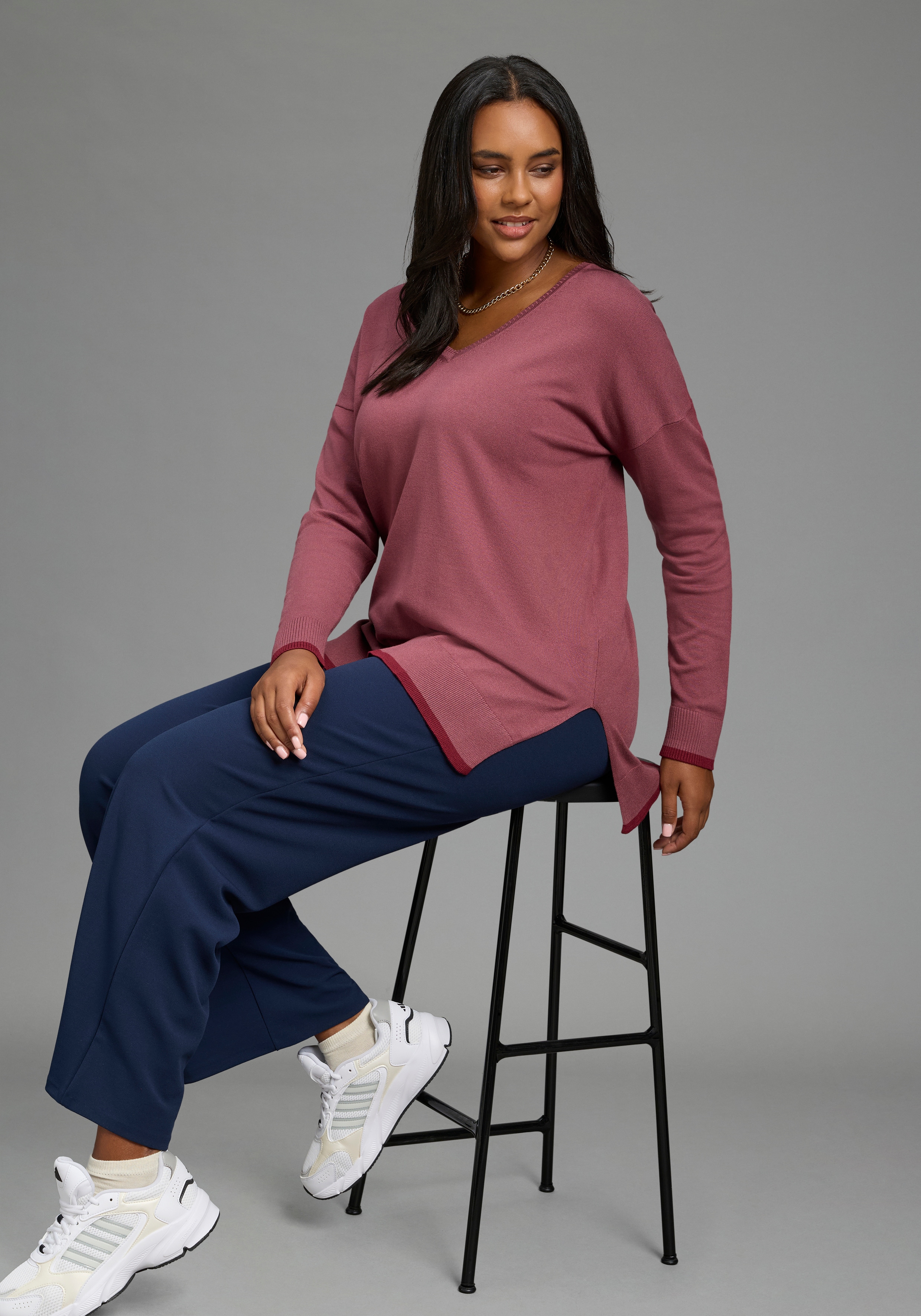 Laura Scott CURVE Strickpullover "Große Größen" aus Feinstrick, mit tiefem V-Ausschnitt, figurumspielende Passform