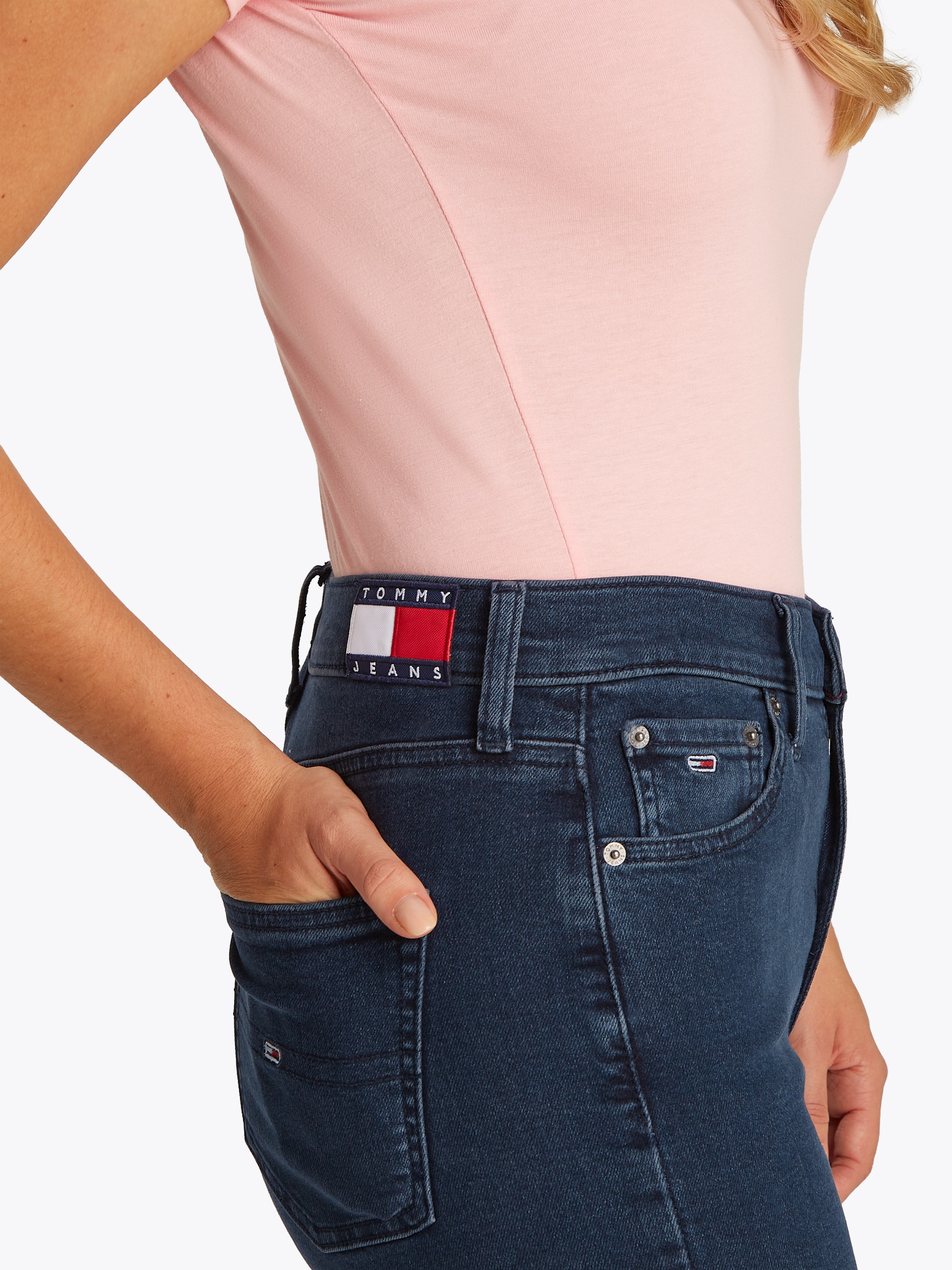 Tommy Jeans "Sylvia High Rise Skinny" mit Logo-Badge günstig online kaufen