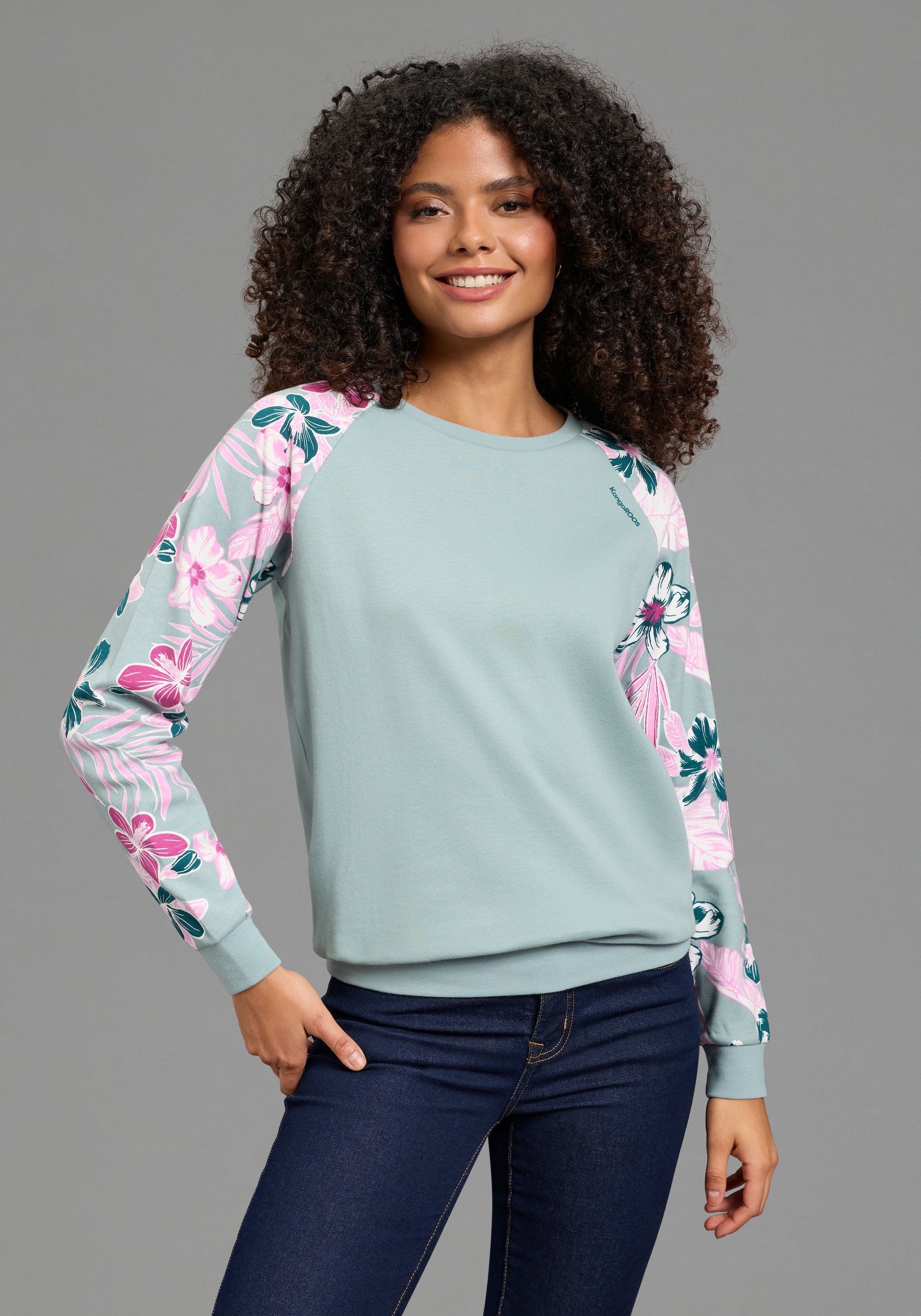 KangaROOS Sweatshirt, Ärmel mit Blumendruck günstig online kaufen