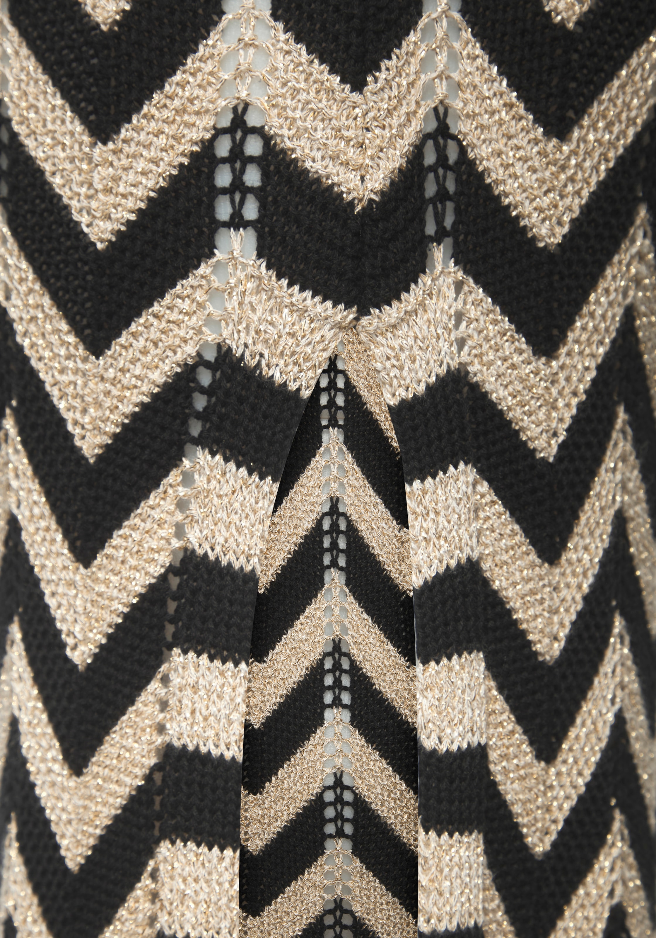 Buffalo Strickkleid mit Zick-Zack-Muster und schimmerndem Lurexgarn
