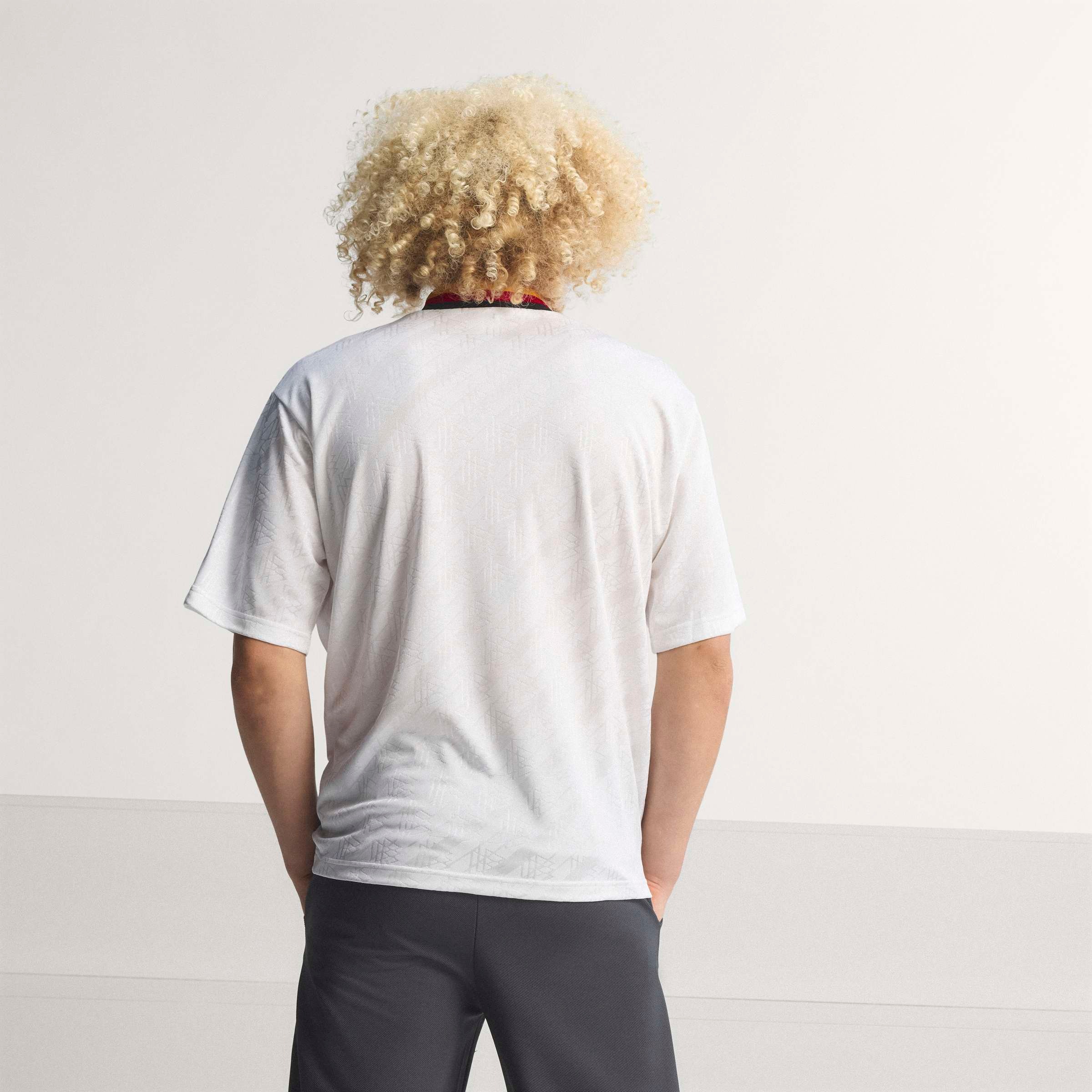 adidas Performance Fußballtrikot »DFB H JSY 94« mit Jacquard-Design, moderner lockerer Schnitt, mit V-Ausschnitt