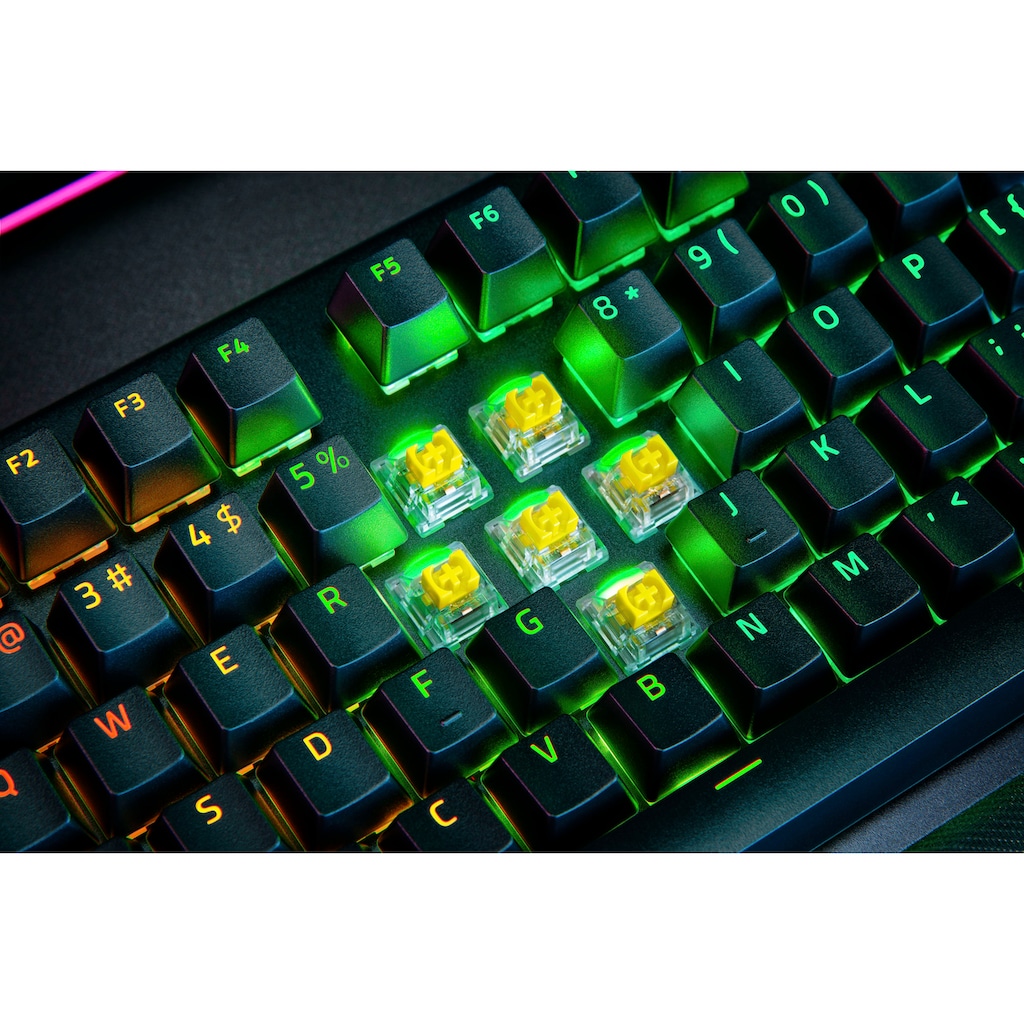 RAZER Gaming-Tastatur »BlackWidow V4 Pro Green Switch«, (Fn-Tasten-Gaming-Modus-Ziffernblock-Makrotasten-Multimedia-Tasten-Handgelenkauflage)