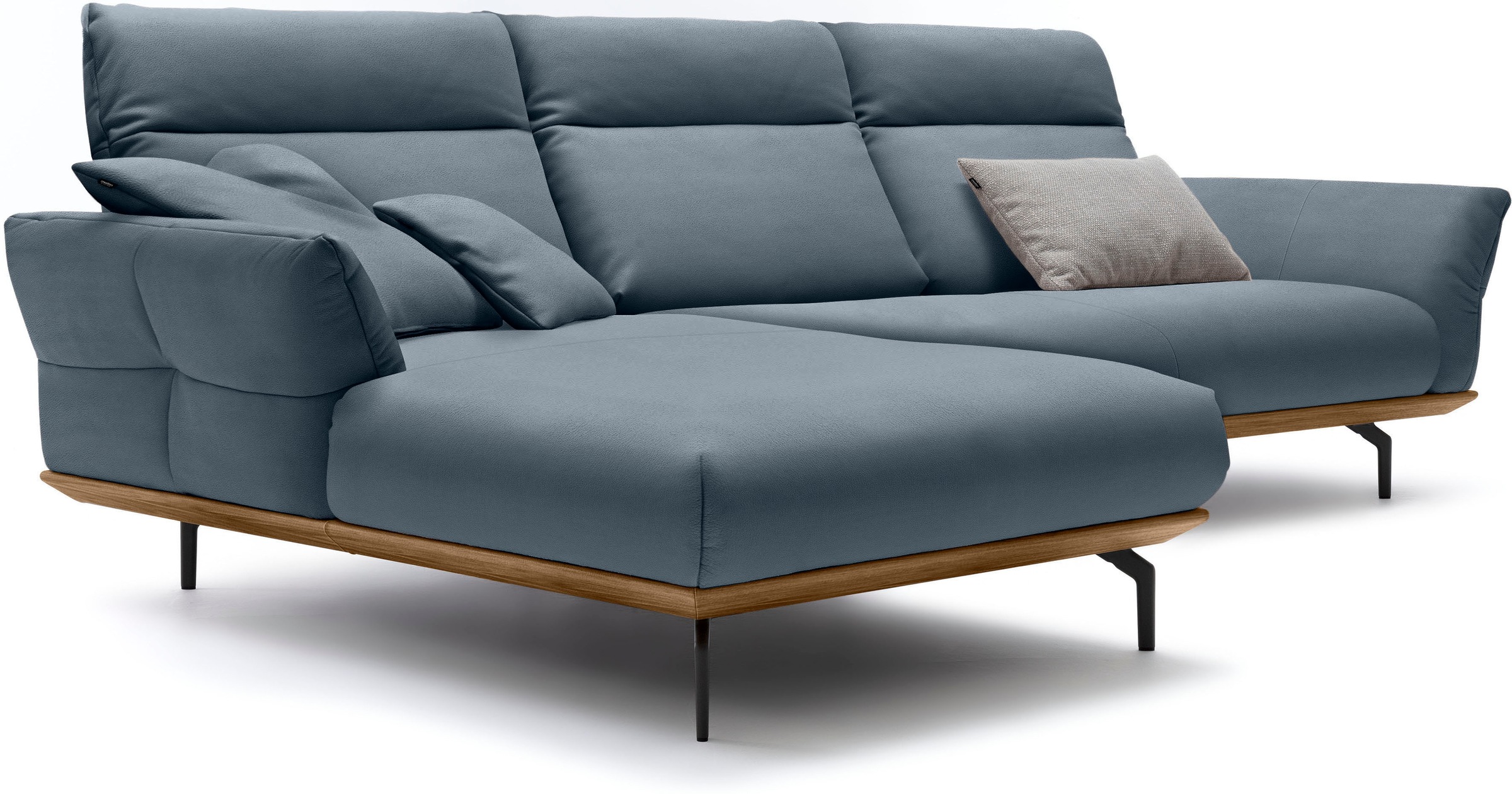 Creation BY ROLF BENZ Ecksofa »CR.460«, Sockel in Nussbaum, Winkelfüße in Umbragrau, Breite 318 cm