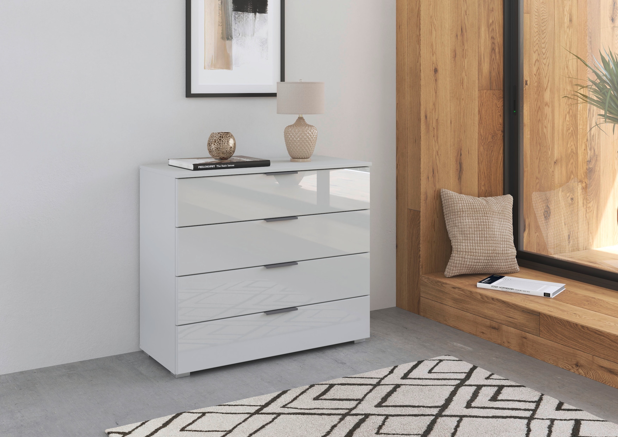 rauch Schubkastenkommode »Sideboard Schubladenkommode Schubladenkommode AGORDO mit Glasfront«, (in zwei Griff-Farben), Breite 93 cm mit 4 großen Schubladen für viel Stauraum MADE IN GERMANY