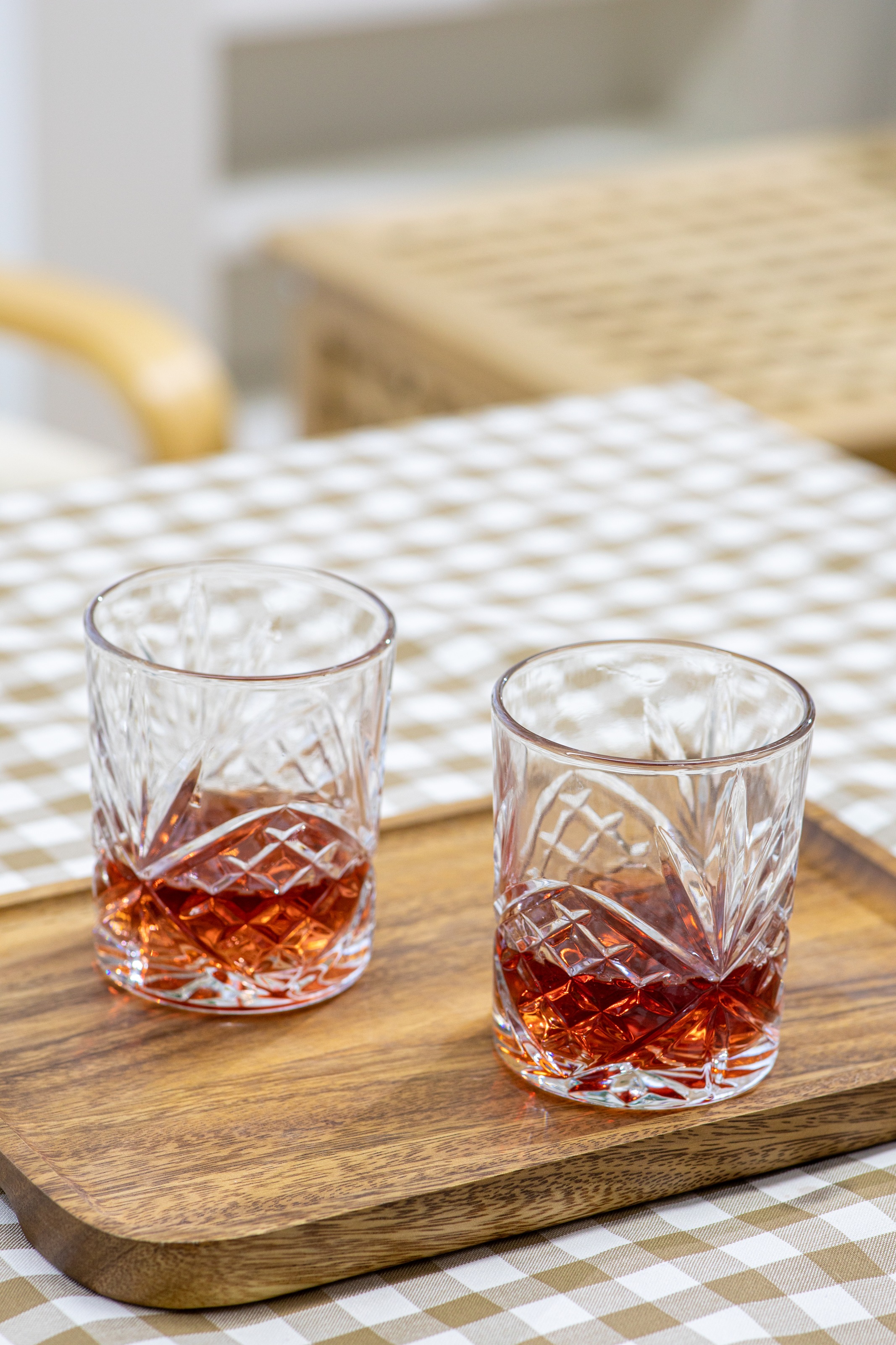 ECHTWERK Whiskyglas »Tumbler Set ca. 330ml«, (Set, 4 tlg.), mit Schliffoptik und Reliefstruktur