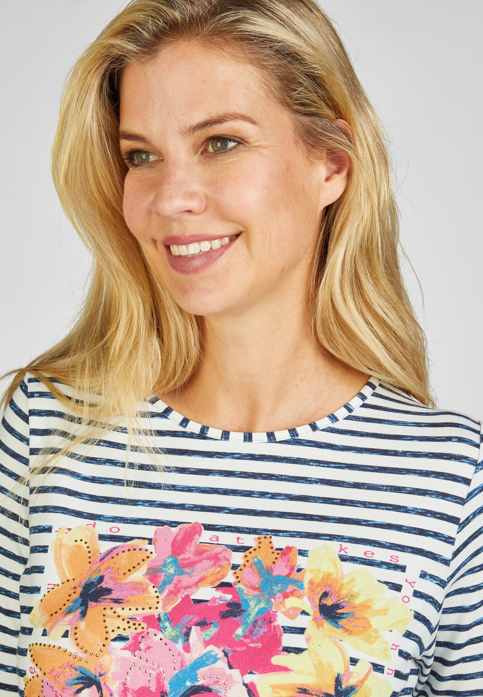 Rabe T-Shirt, mit lebhaftem Blumen-Frontprint