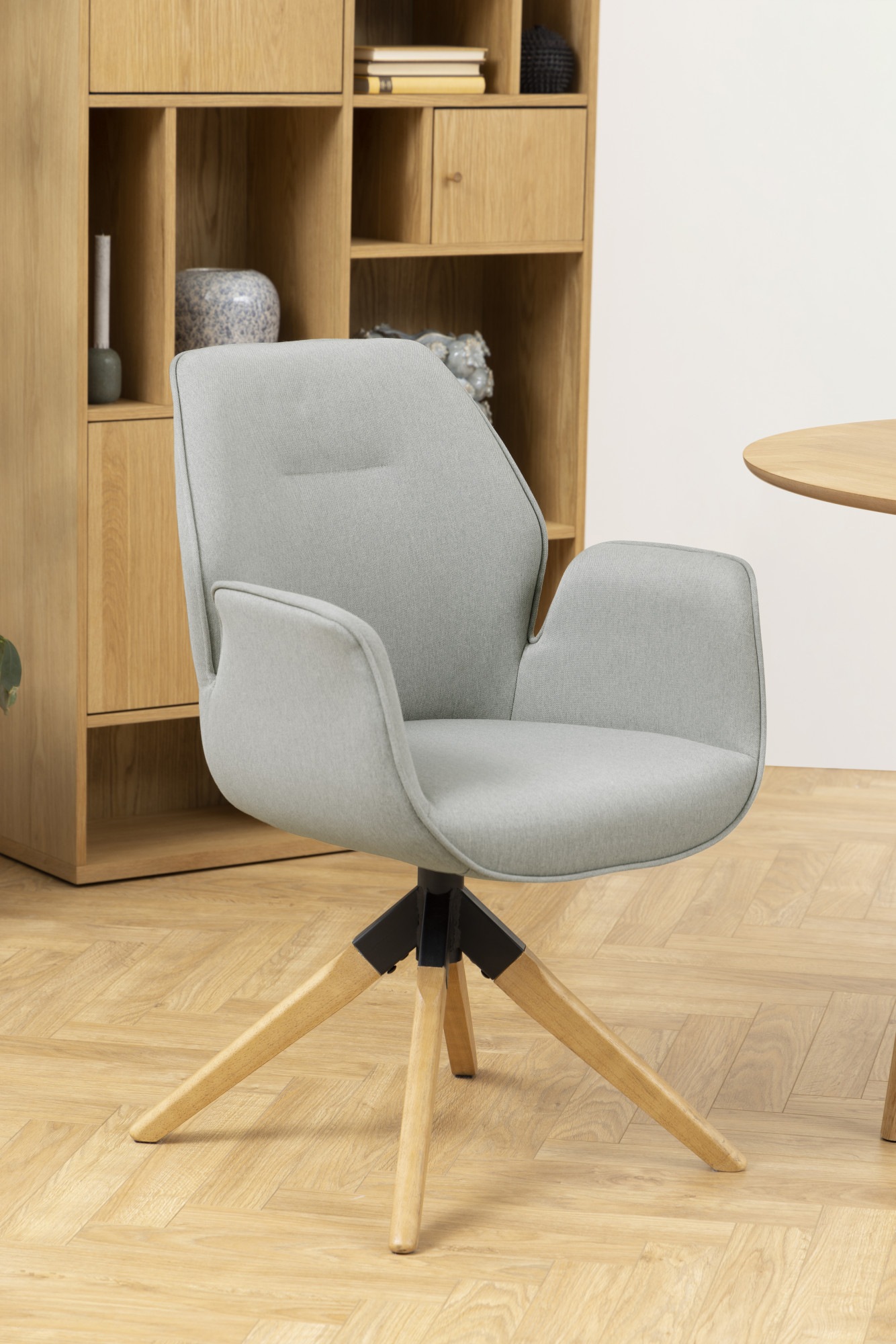 ACTONA GROUP Esszimmerstuhl »Alma«, 1 St., Polyester, mit eleganten Kedern, Drehstuhl mit Rückholfunktion