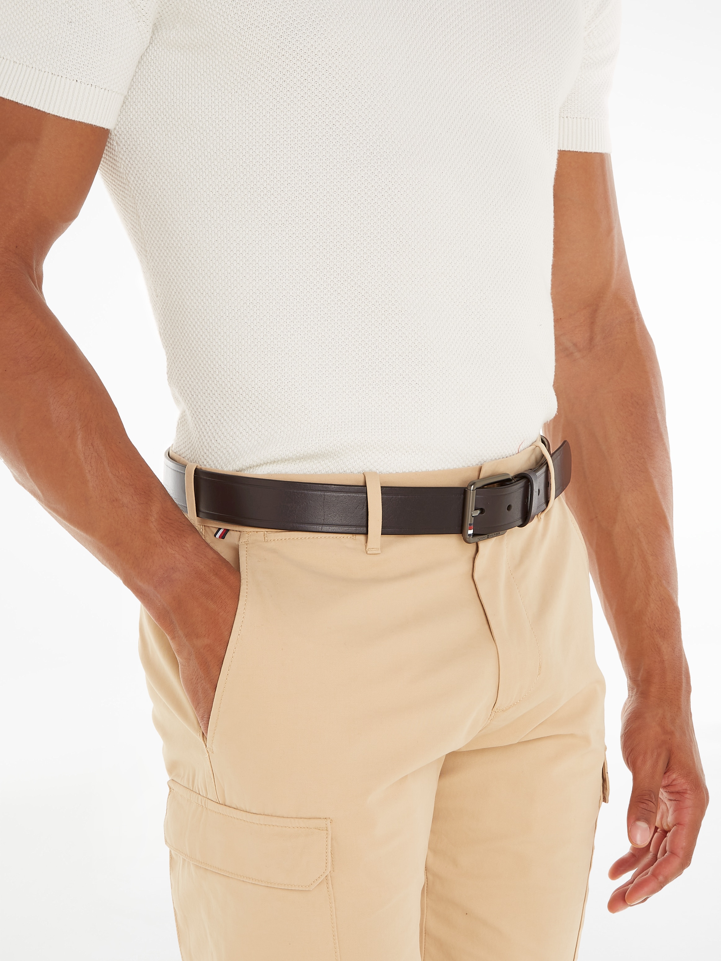 Tommy Hilfiger Ledergürtel »CASUAL 3.5« mit Metall-Label an der Schließe