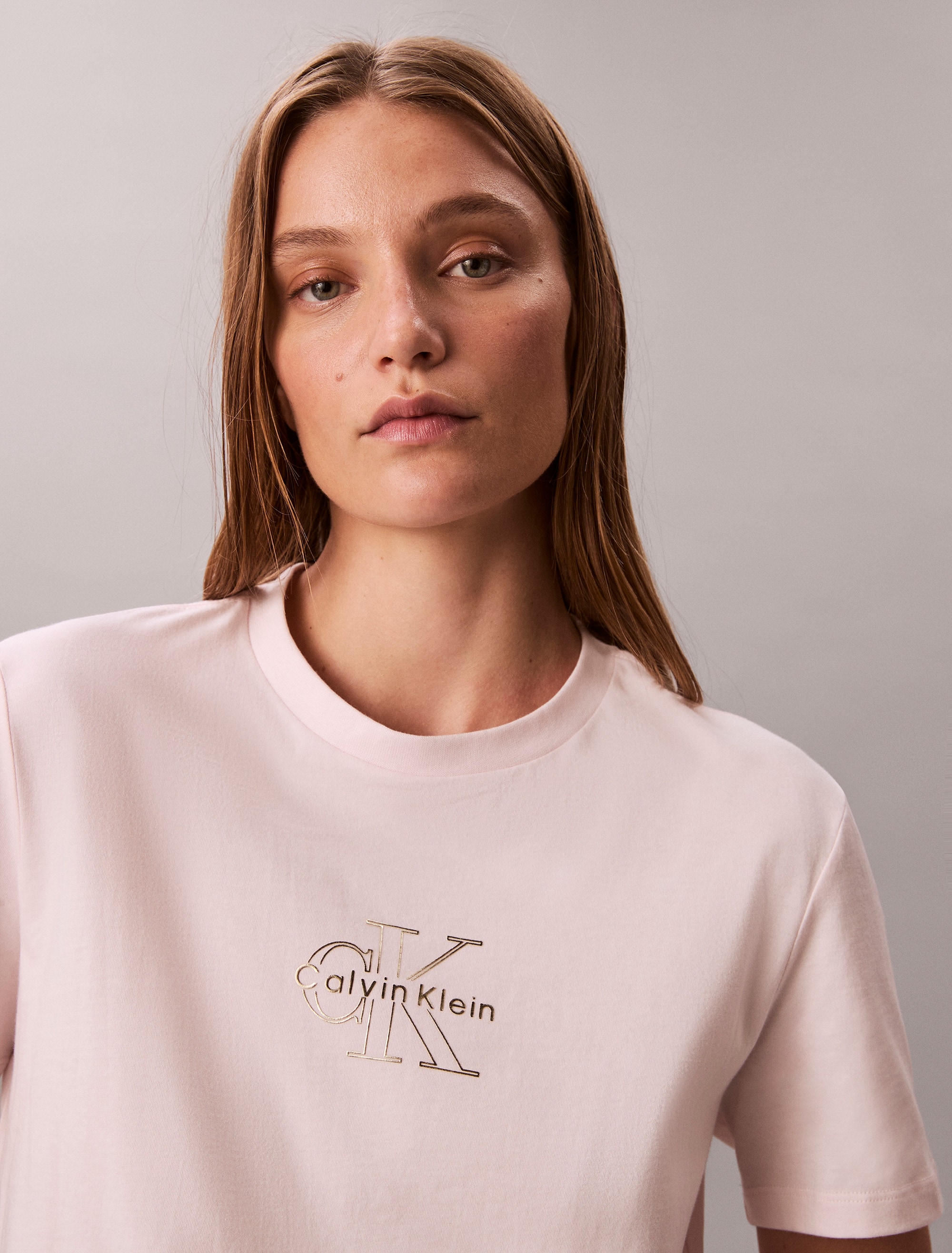Calvin Klein Jeans T-Shirt »SS CLASSIC FOIL MONOLOGO TEE«, Mit Rundhalsausschnitt, regular fit