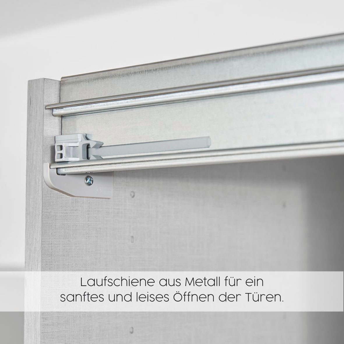 rauch Schwebetürenschrank »Kleiderschrank Schrank OTTO´S CHOICE Garderobe AGORDO«, (in zwei Griff-Farben), Top Innenausstattung, in 4 Breiten und 2 Höhen MADE IN GERMANY