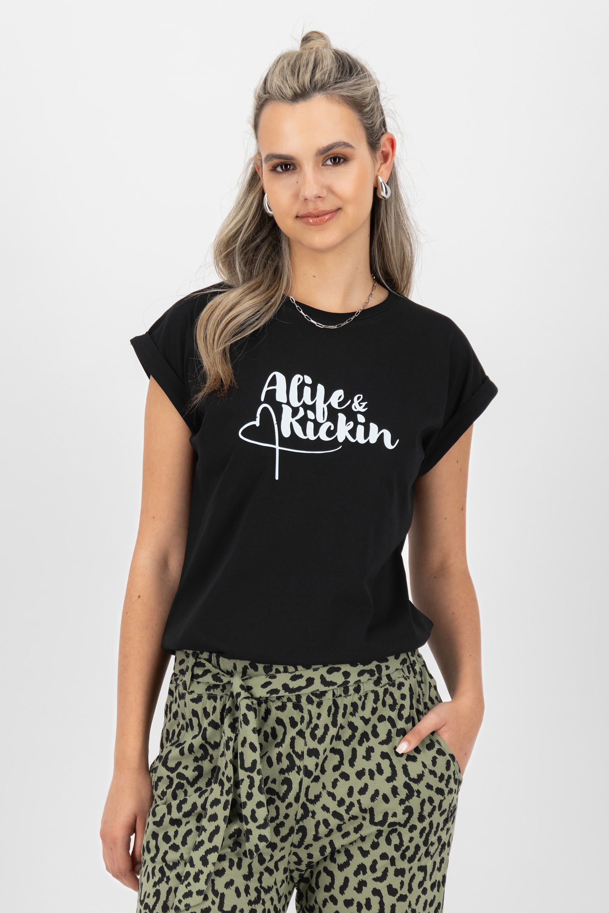 Alife & Kickin Rundhalsshirt »EnidAK P Shirt ak heart lettering Damen Kurzarmshirt, Shirt«