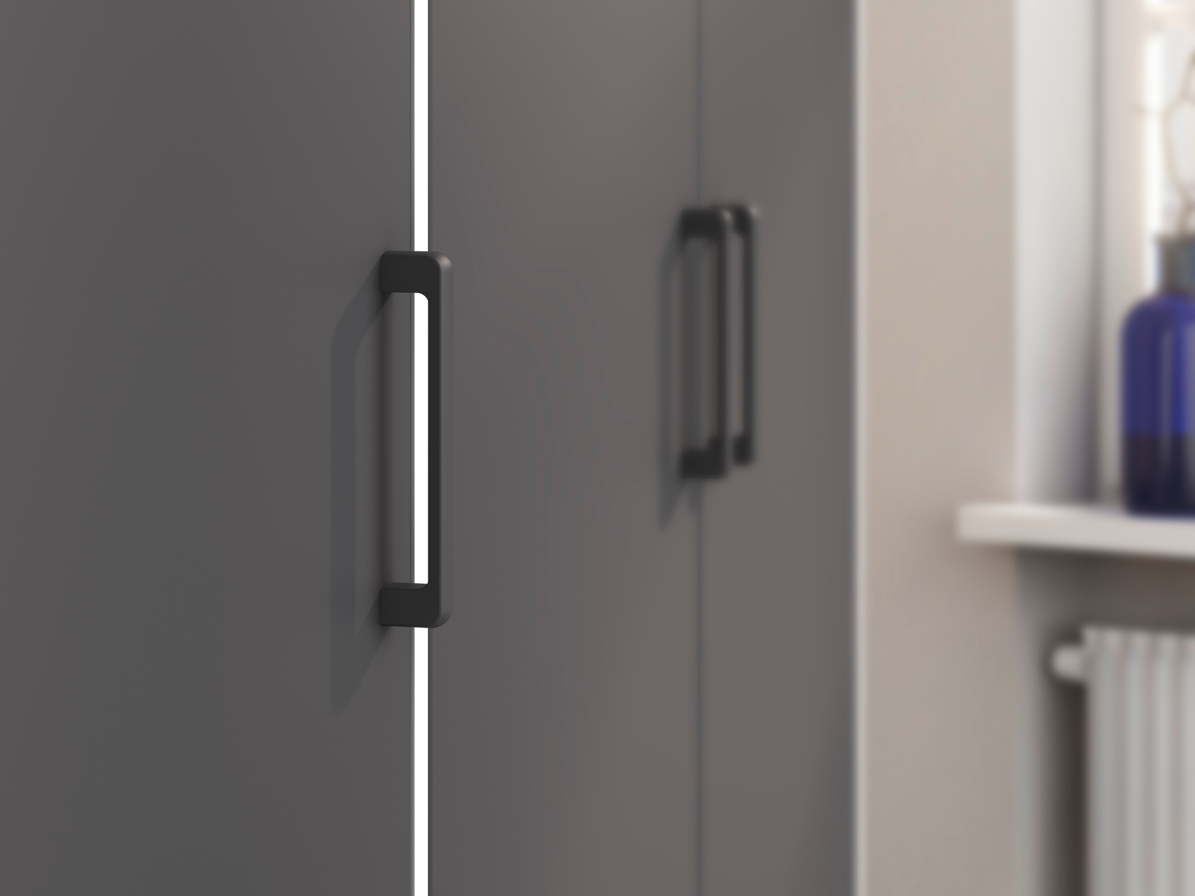 rauch Drehtürenschrank »Kleiderschrank Schrank Garderobe Wäscheschrank VOYAGER«, (in 3 verschiedenen Ausstattungen BASIC/CLASSIC/PREMIUM), mit modernen Griffen in Graumetallic, inkl. Schubkästen und Spiegel