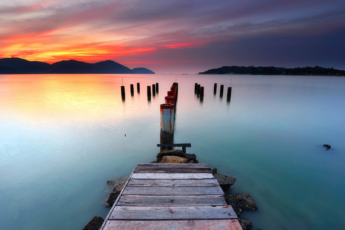 Papermoon Fototapete "PIER-SEE NATUR LANDSCHAFT MEER HOLZ STEG DÄMMERUNG DEKO"