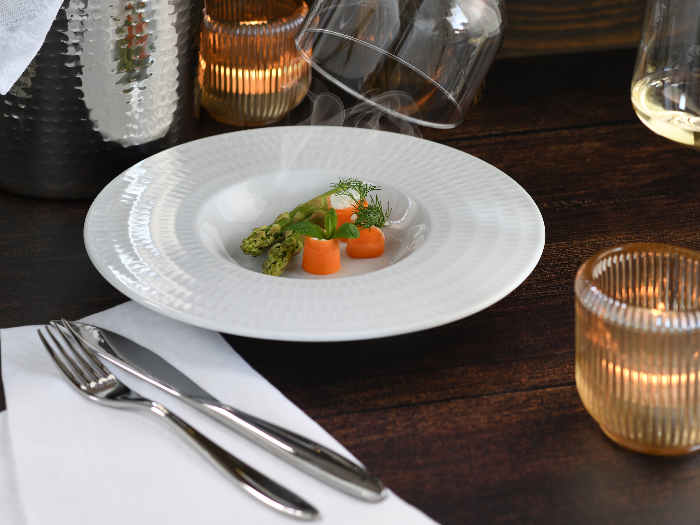 CreaTable Teller »Show Time Stripes weiß, Gourmetteller, 4-tlg.« Moderne Formgebung, Fine Dining-Charakter, Relief Oberfläche