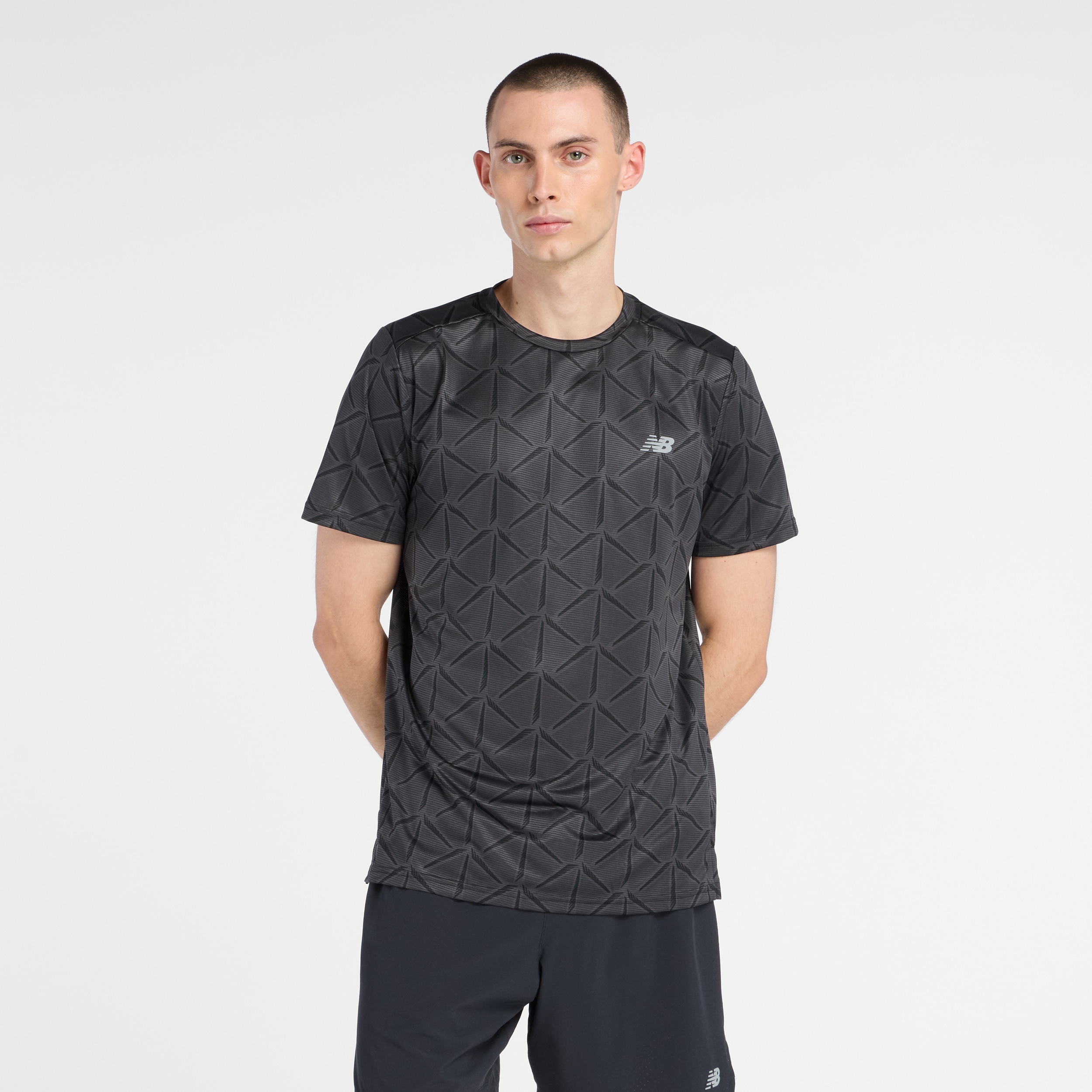 New Balance Laufshirt "SPORT ESSENTIAL PRINTED T-SHIRT" für Lauftraining und vielseitige Aktivitäten, aus Polyester