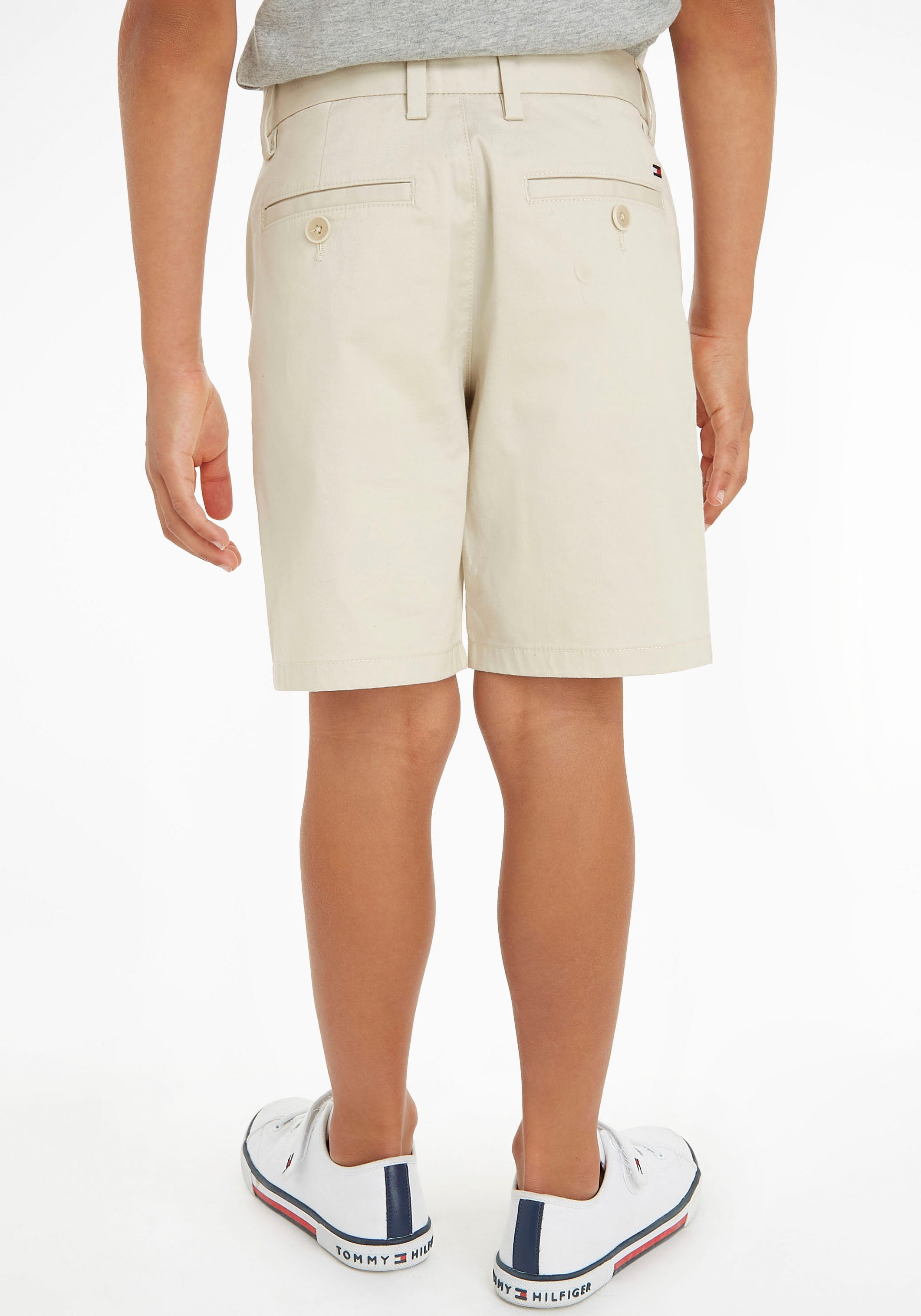 Tommy Hilfiger Chinoshorts »1985 CHINO BAUR Logostickereien dezenten online mit | SHORTS«, bestellen