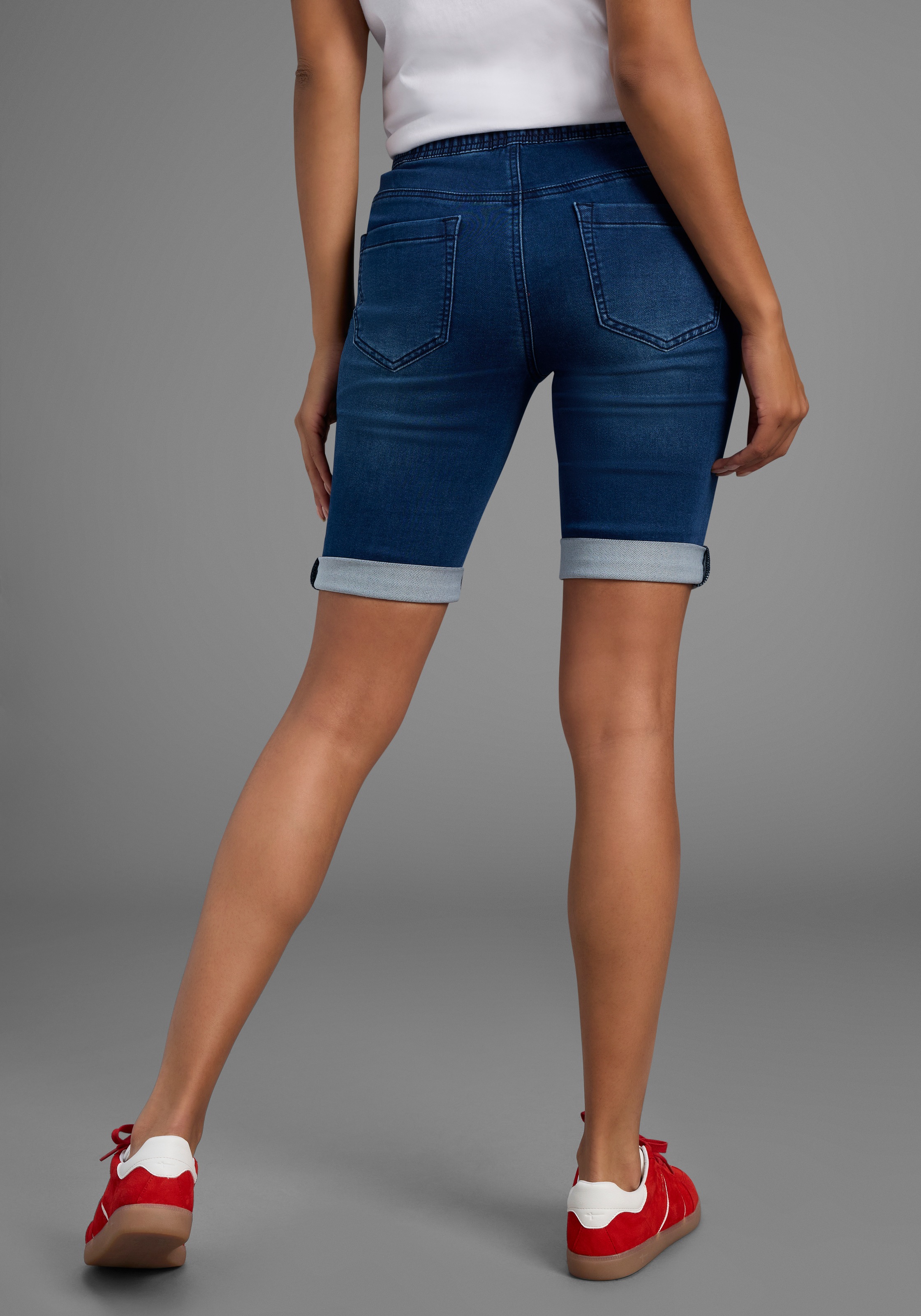 Arizona Jogg-Jeansbermudas hohe Leibhöhe, krempelbare Beinabschlüsse, Used- günstig online kaufen