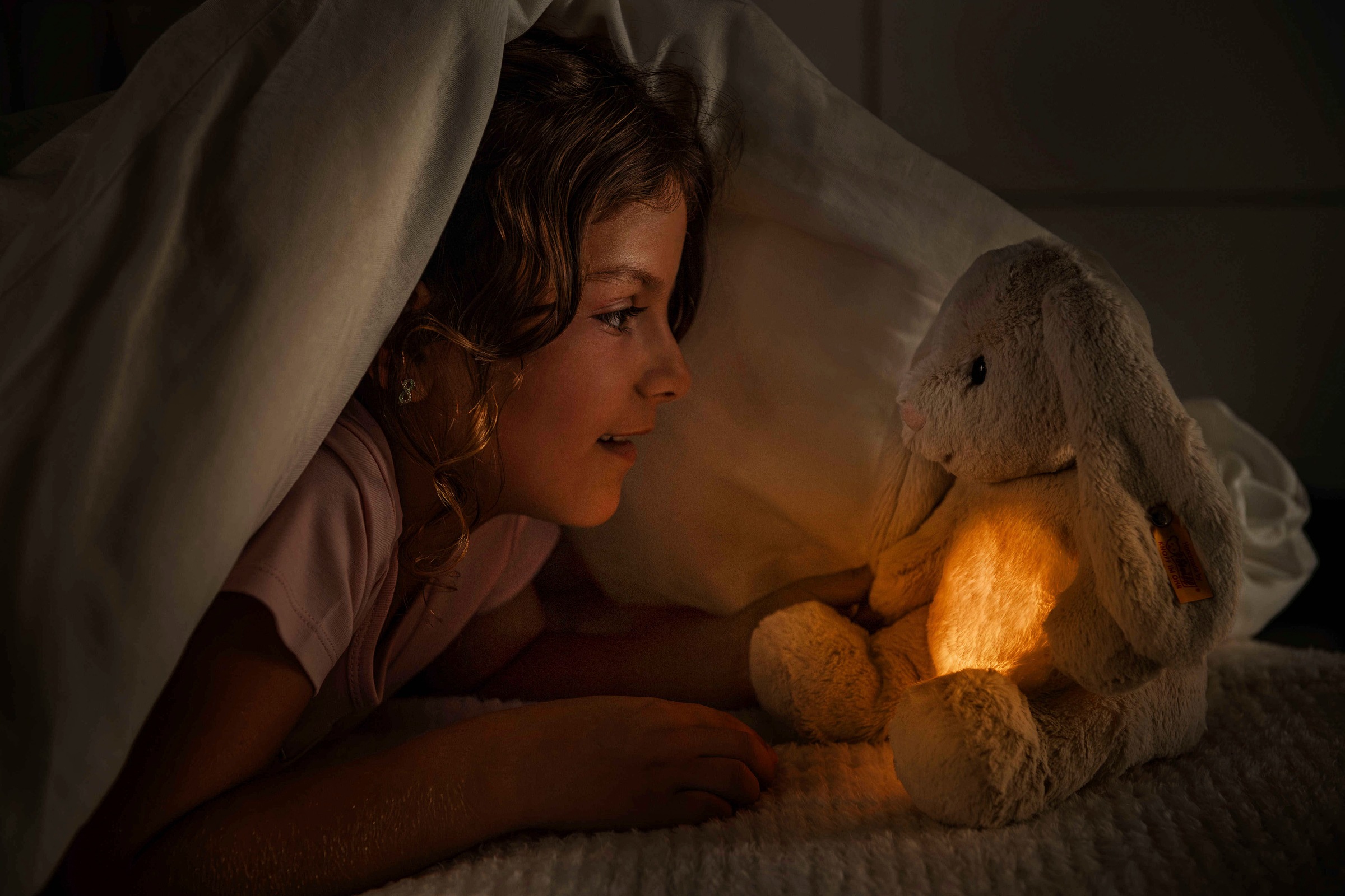 Steiff Kuscheltier »Light at Night Hoppie Hase sitzend, 28 cm«, Nachtlicht
