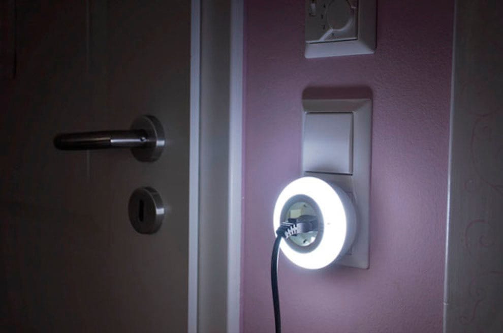 Brennenstuhl LED Nachtlicht »Color NL 09 RCD«, mit Dämmerungssensor und Steckdose