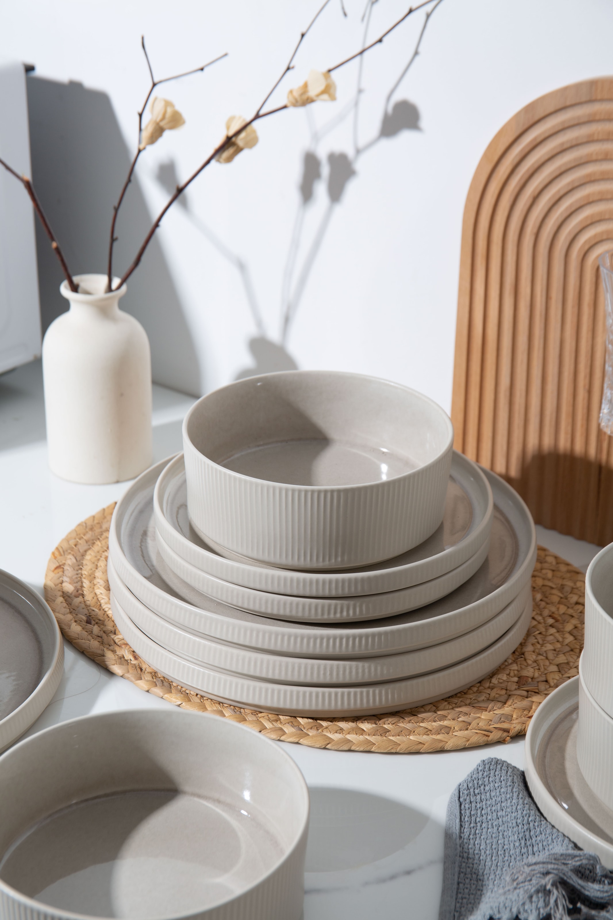 OTTO home Geschirr-Set »Ylvii, außen matt, innen reaktiv glasiert«, (Set, 18 tlg.), spülmaschinenfest und mikrowellengeeignet