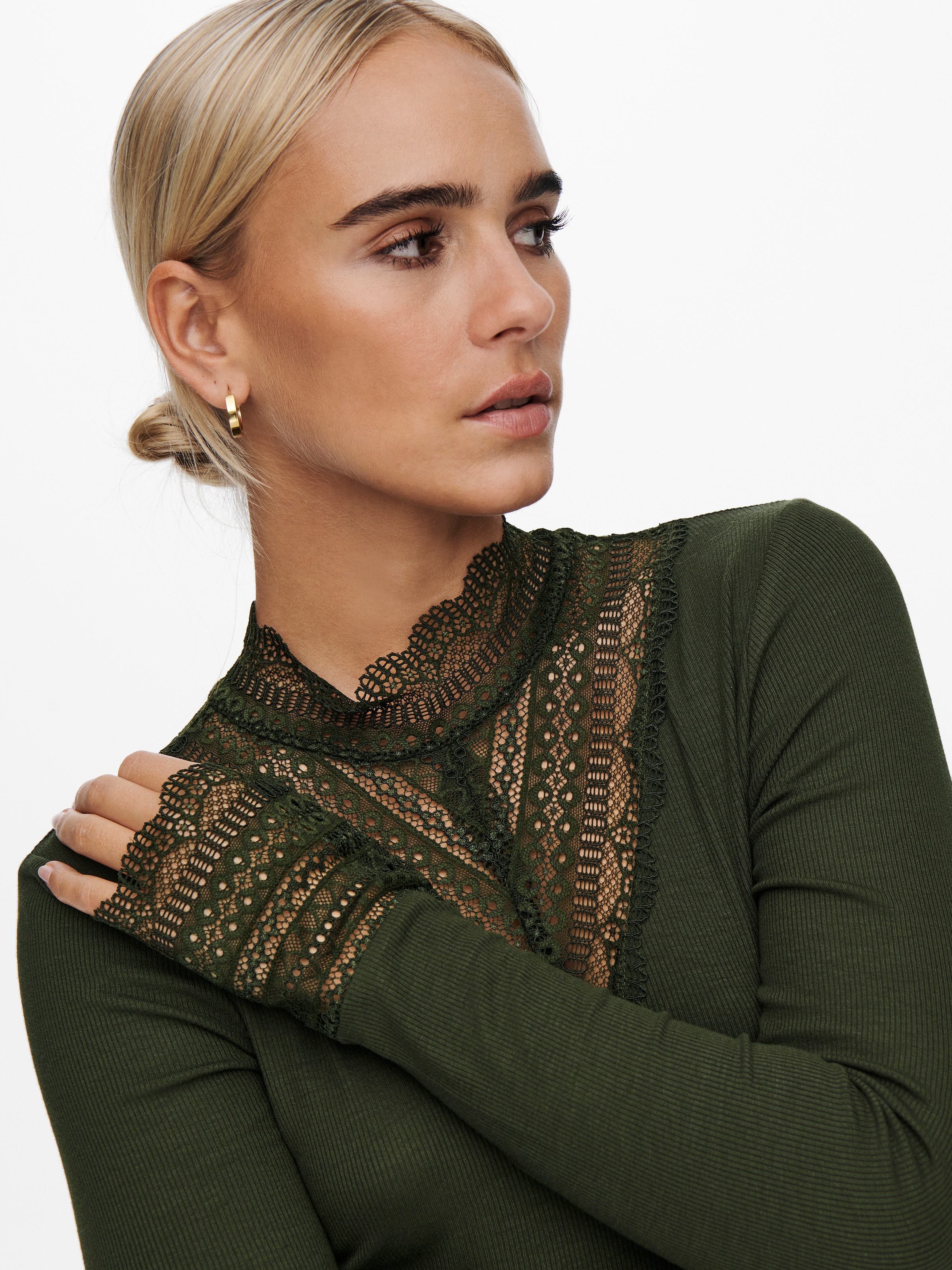 ONLY Spitzenshirt "ONLTILDE L/S HIGH NECK LACE TOP JRS" günstig online kaufen